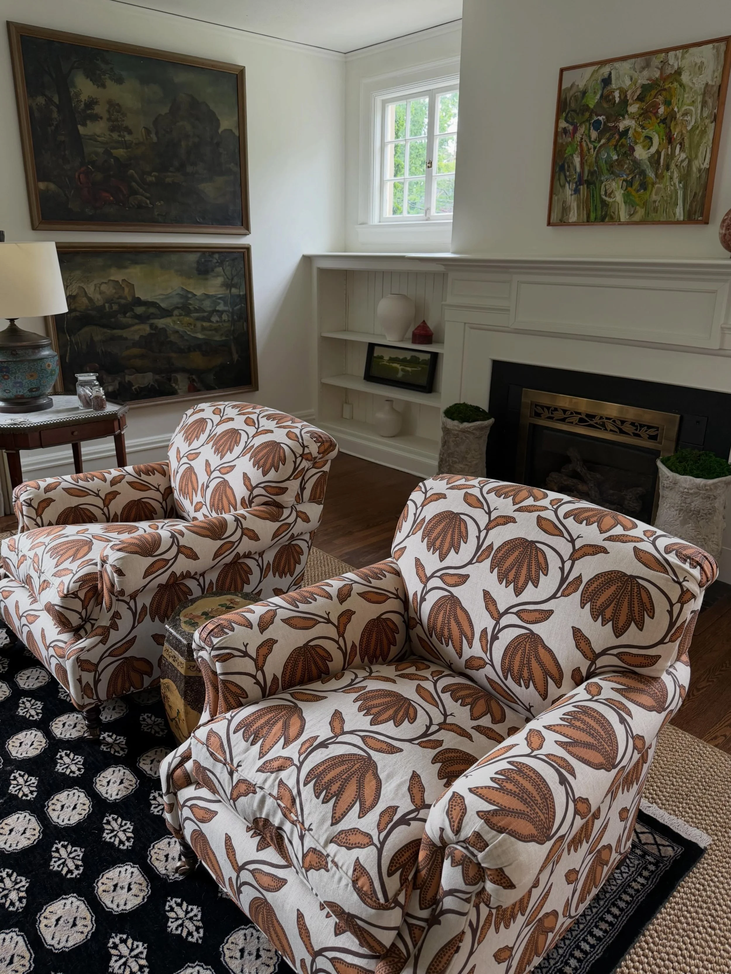 Once a vision and now a statement! Good bones and the right fabric can completely transform and elevate a peice of furniture!
#interiordesignerct #ridgewooddesigners #reupholstered #furniturereimagined #fabric