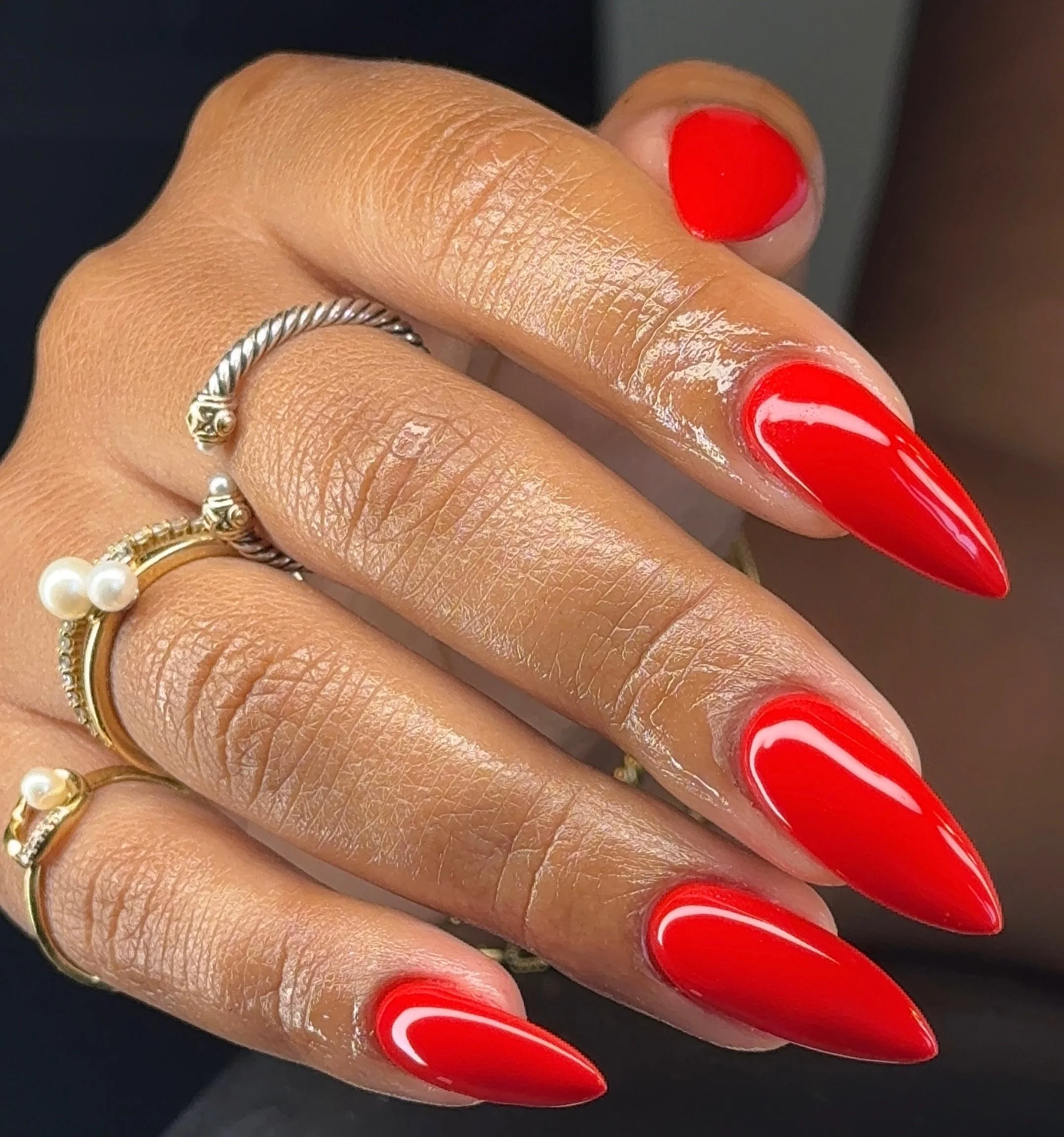 A transformation worth showing off ❤️&zwj;🔥

After 4 weeks of retention with builder gel on her natural nails, it was time for a refresh. Using sculpted forms, we added length with gel only&mdash;no tips&mdash;while preserving her the health of her 