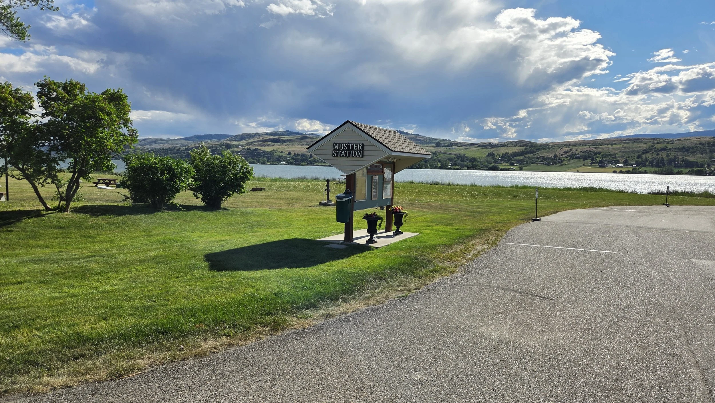 Swan Lake RV Resort lakeside lawn.