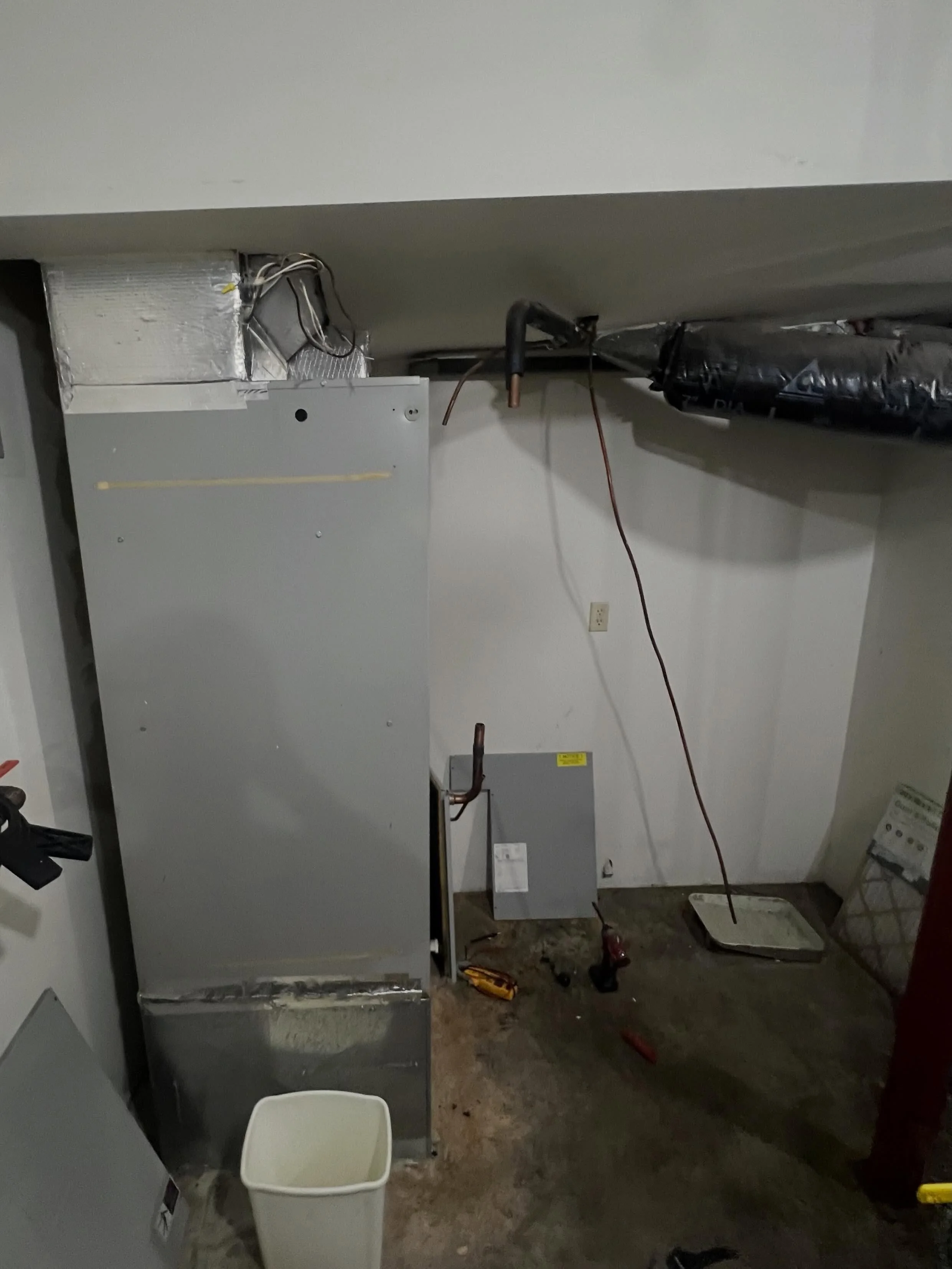 Swipe to see the transformation! 👉🏻

Photo 1 : Before 
Photo 2 : During Installation 
Photo 3 : Finished Product

Removed to the old equipment and install installed a new system, built for efficiency, reliability, and comfort.

📞Reach out for a pr