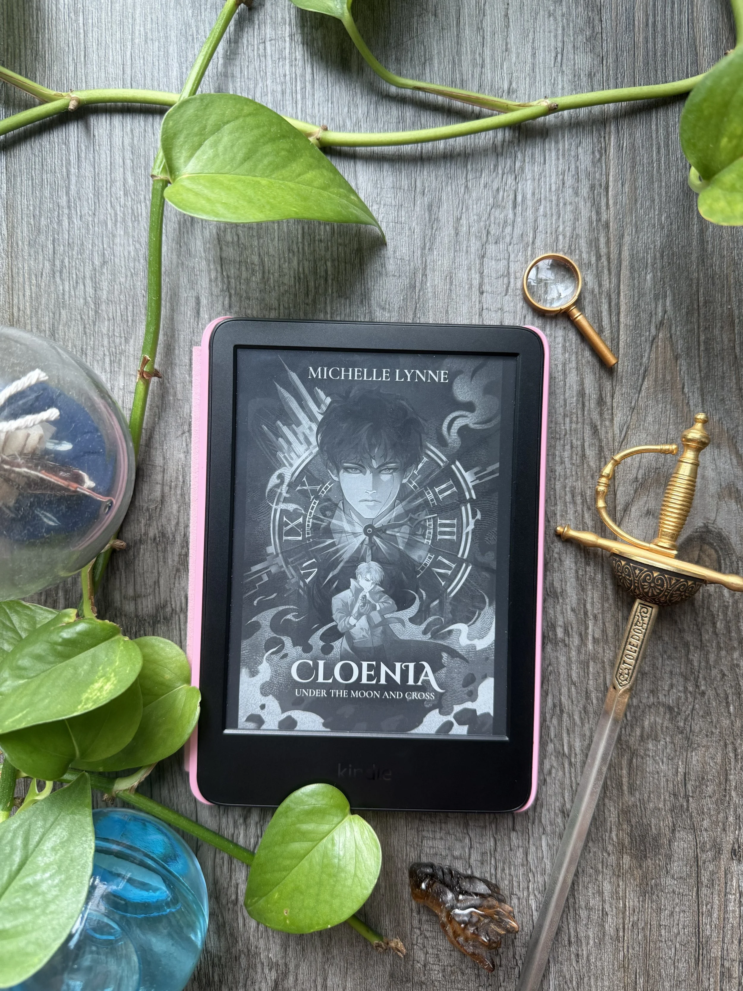 CLOENIA: Under the Moon and Cross ePub