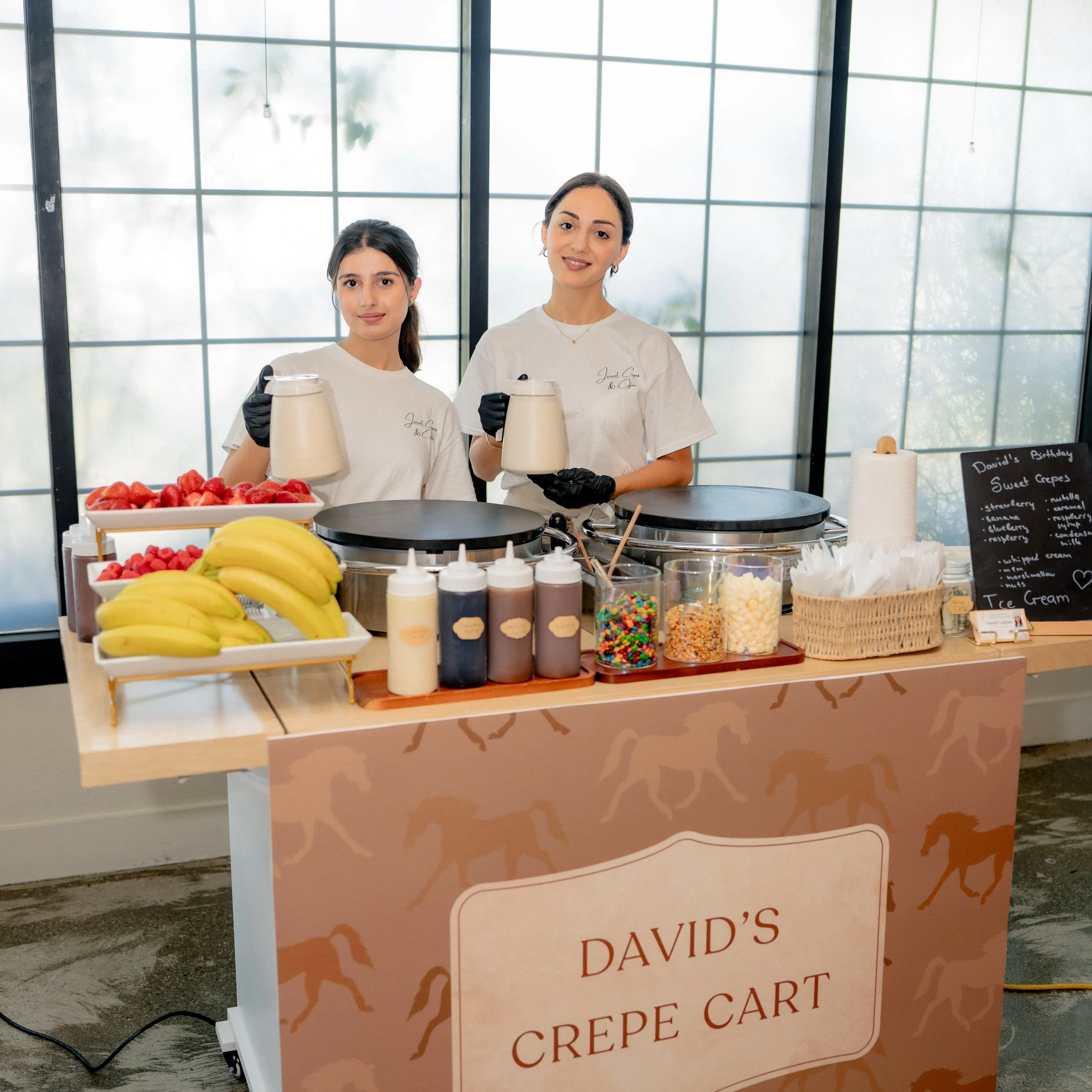 Your event, your style. 🤎

Make your celebration extra special with a personalized crepe cart, customized just for your event.

Beautiful setup, freshly made sweet crepes, and a personal touch your guests will love.

Now booking with Jannet Crepes ✨