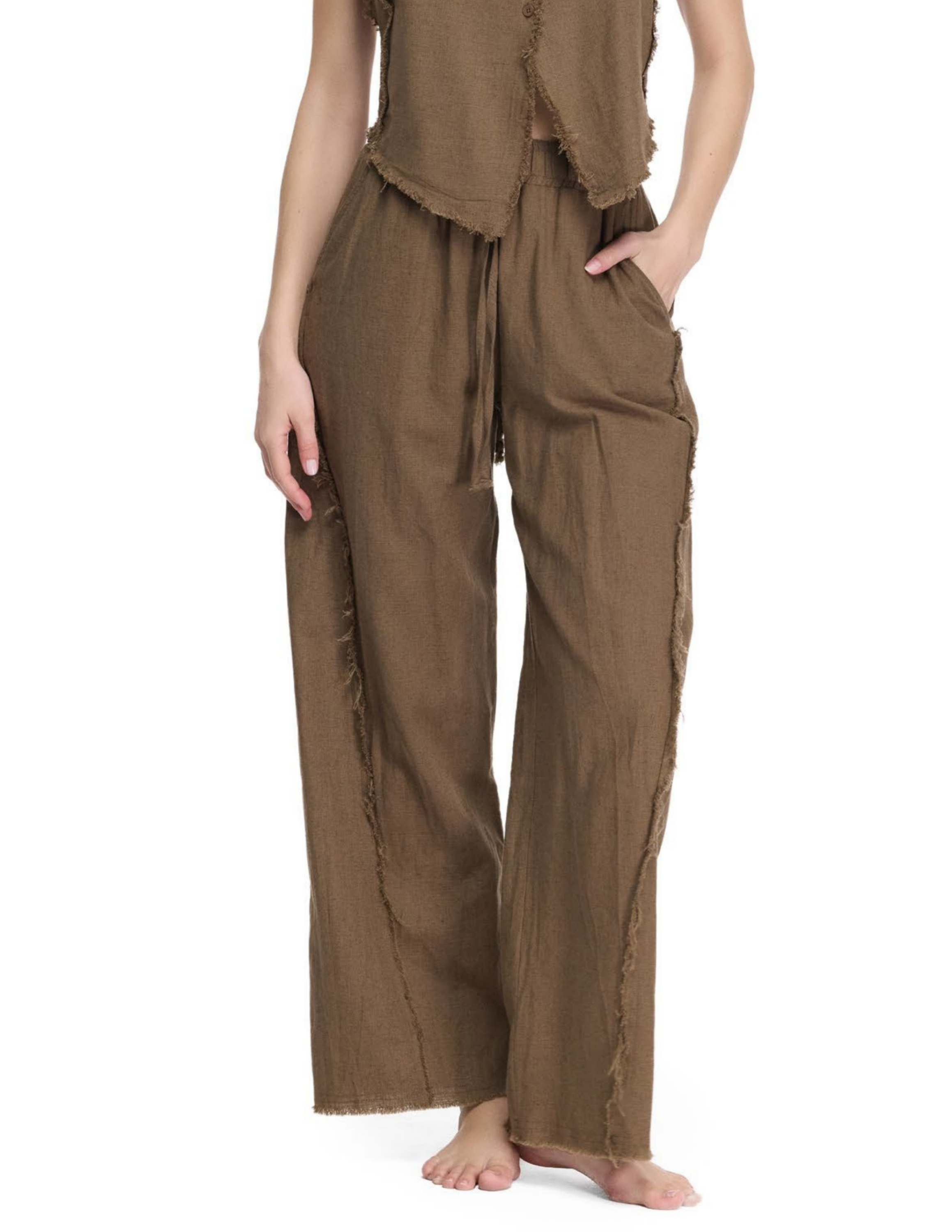 Raw-edge barrel pants