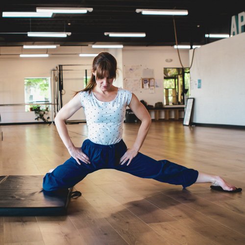 Leah-Woods_Contemporary-Movement-Arts_Mobility-Workshop_500px-2.jpg