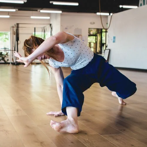 Leah-Woods_Contemporary-Movement-Arts_Floorwork-Class_500px-8.jpg