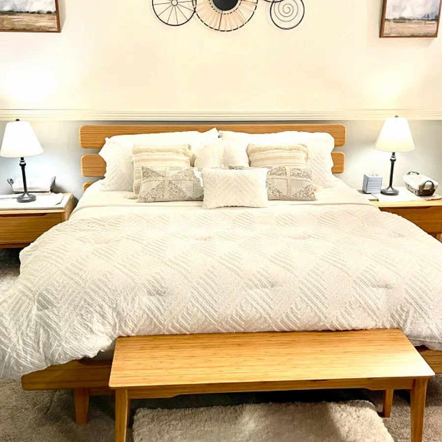 King bed in suite