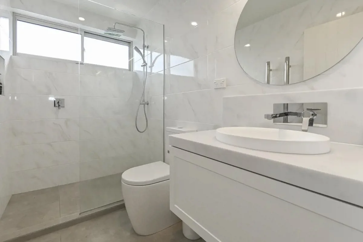 JK-Wharerau-Construction_Gallery_Toilet.jpg