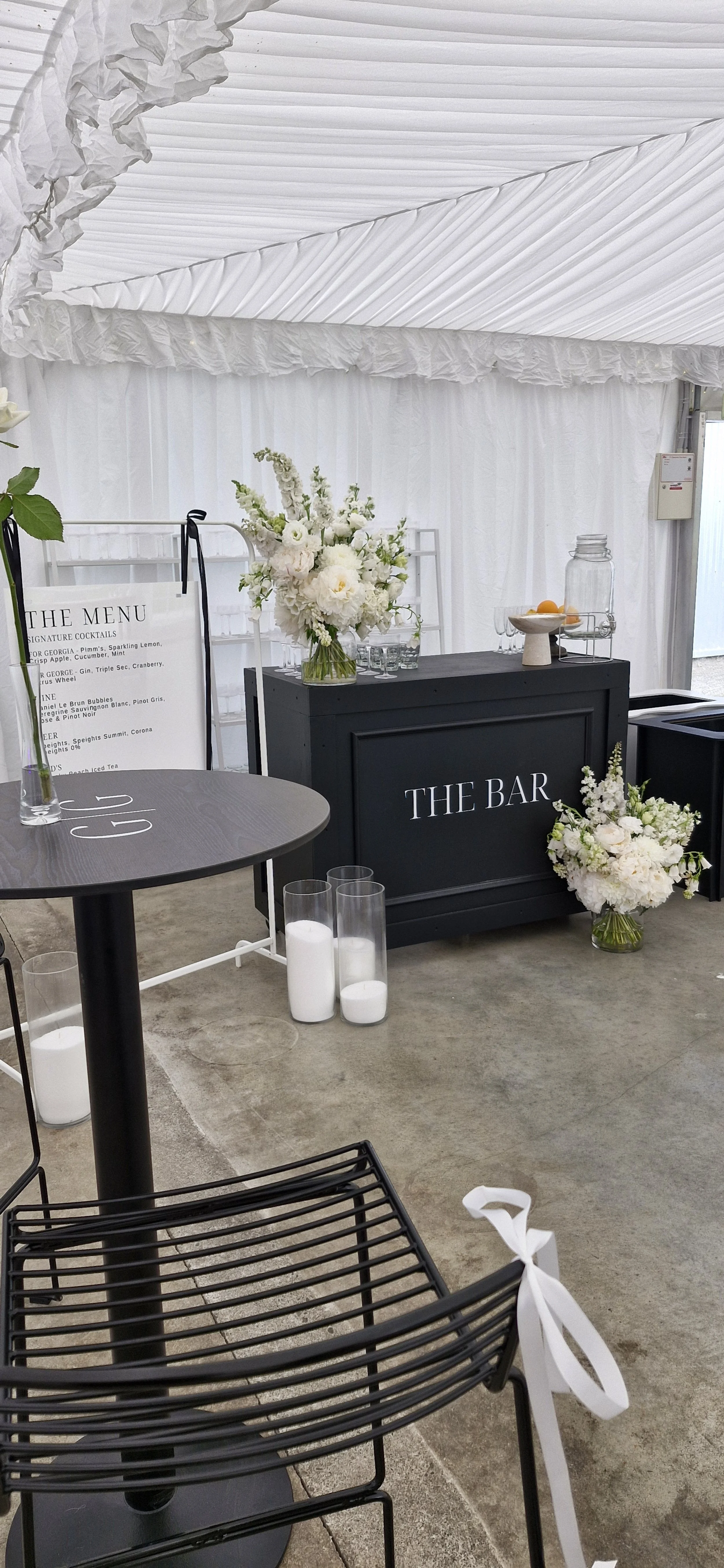 Black Frame Bar
