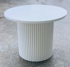 Large Ribbed White Plinth Southland.png