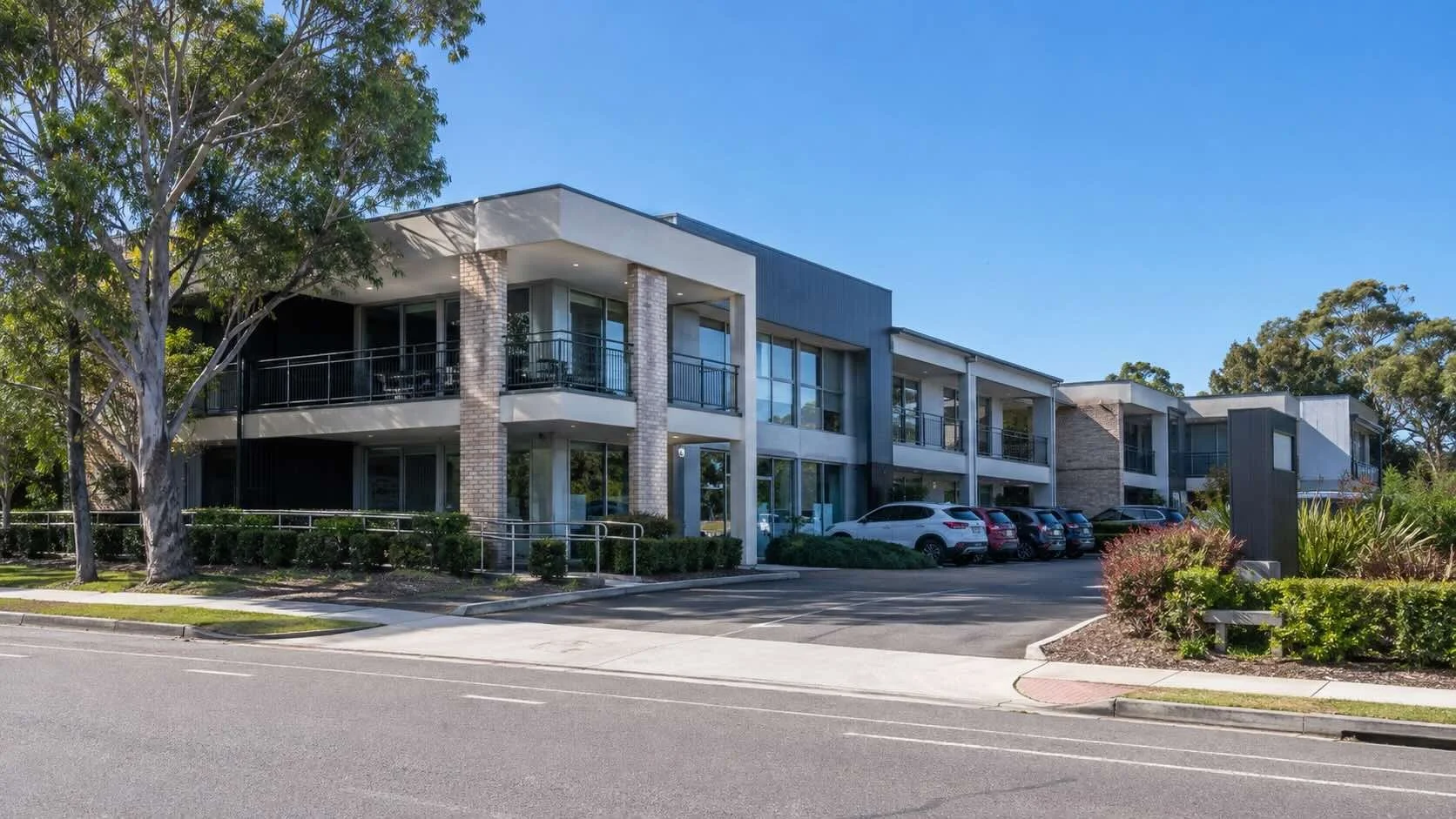 Who's responsible for fire safety in strata buildings? 