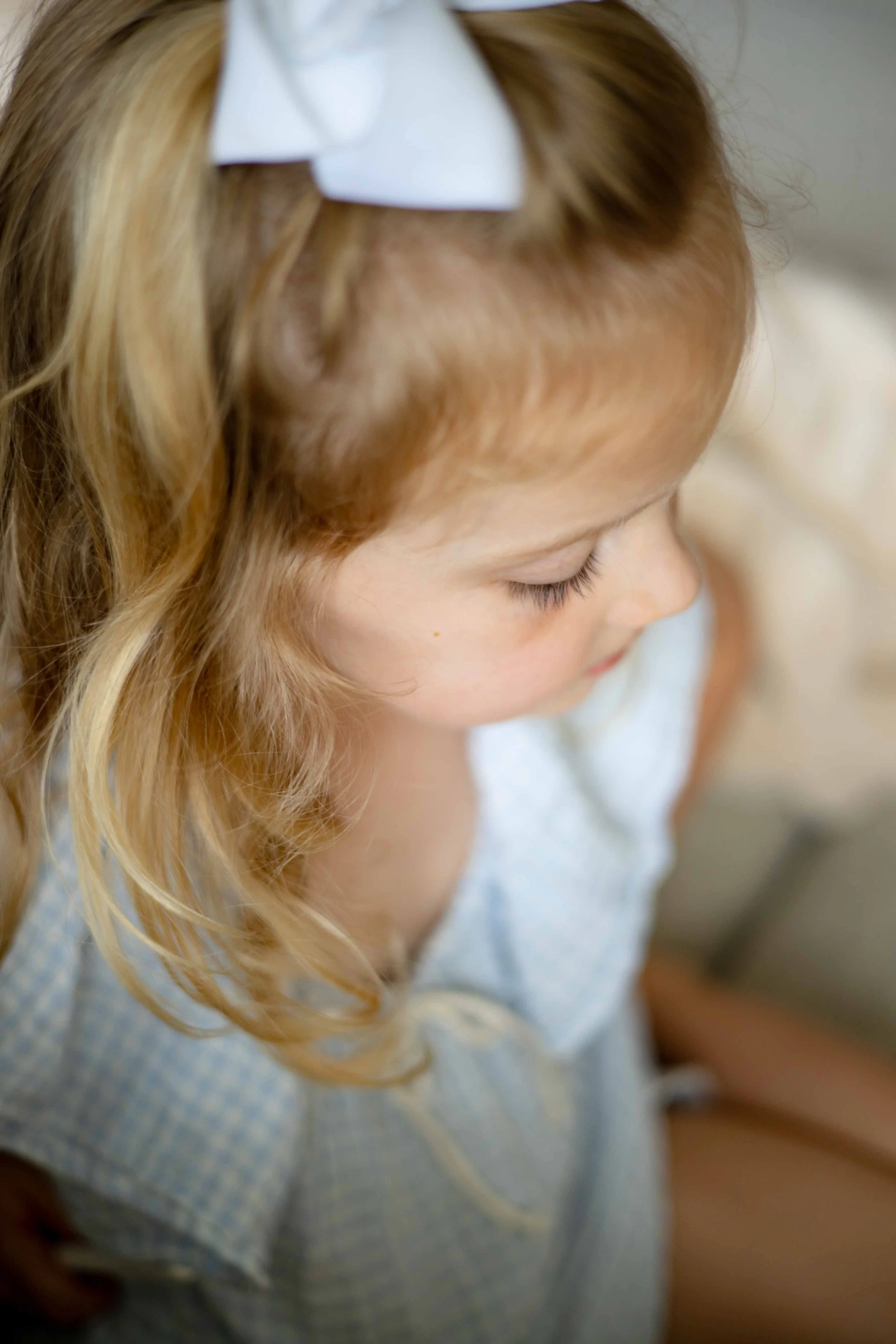 Kids portrait focusing on eyelashes