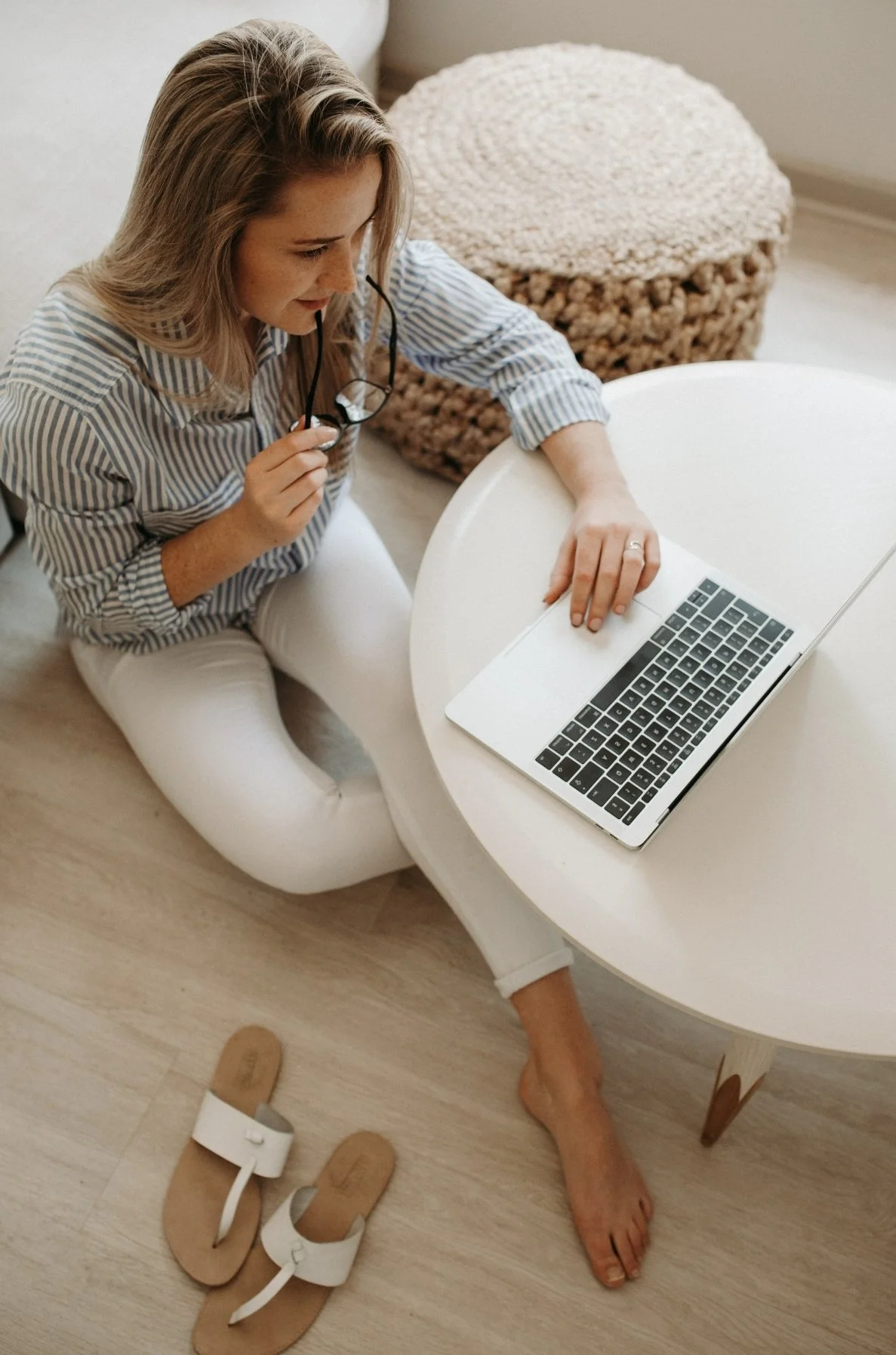 Woman on a virtual nutritionist consultation from home in New York