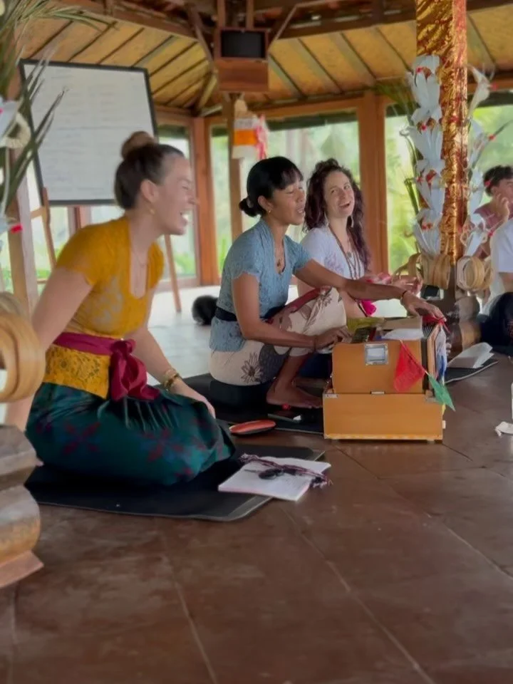 Super proud and humbled  to have received my 200 hour Yoga Teacher training certification from Megan and @moana.oceans @yogatrotteracademy in Bali 😍🙏🕉️