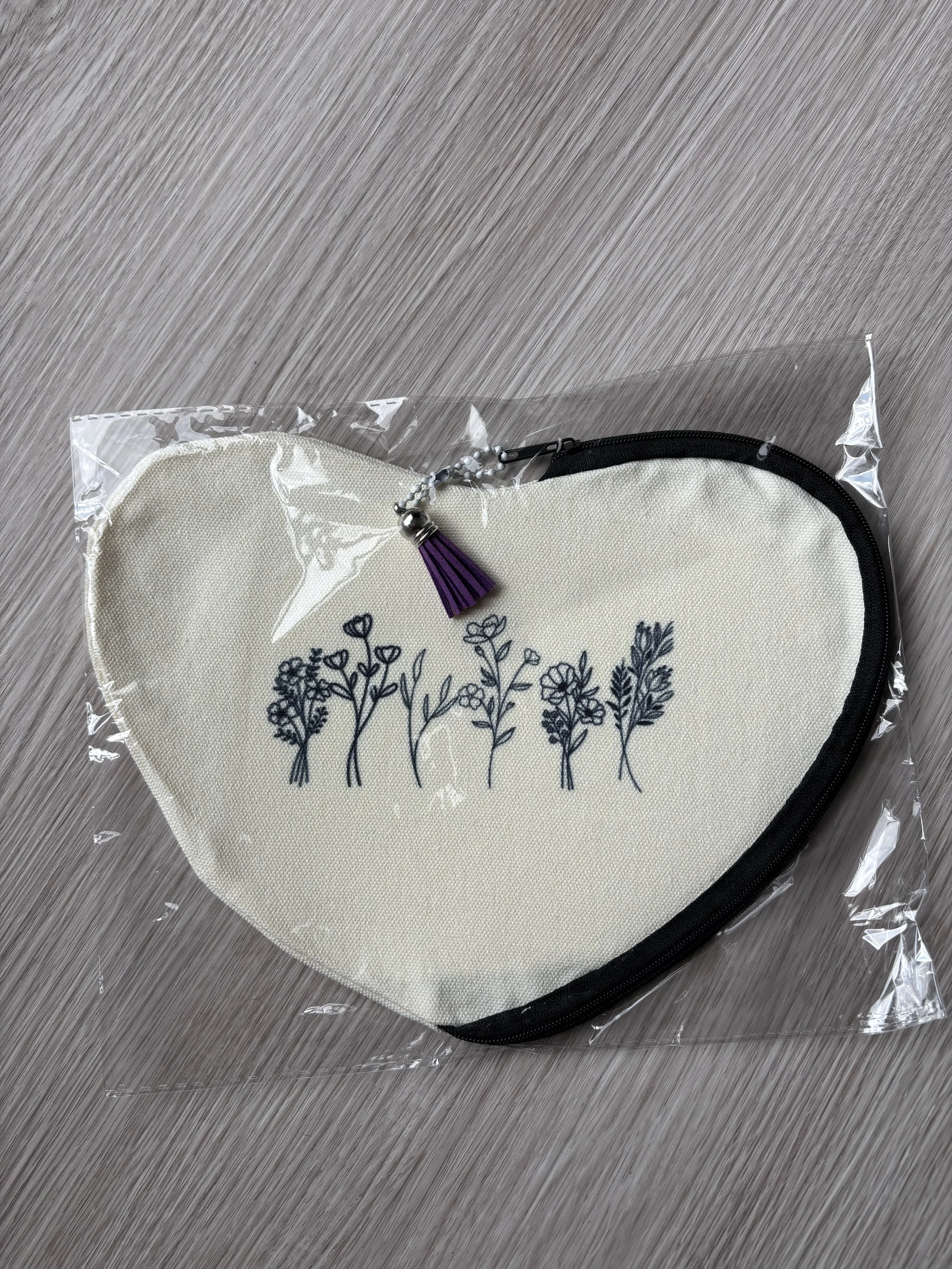 Heart Black Flower Pouch