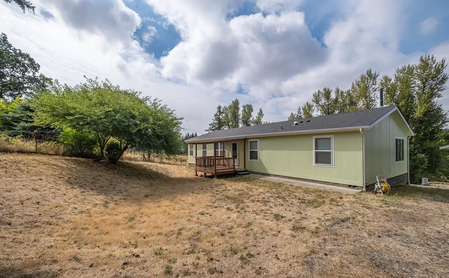 Front+yard+before.webp