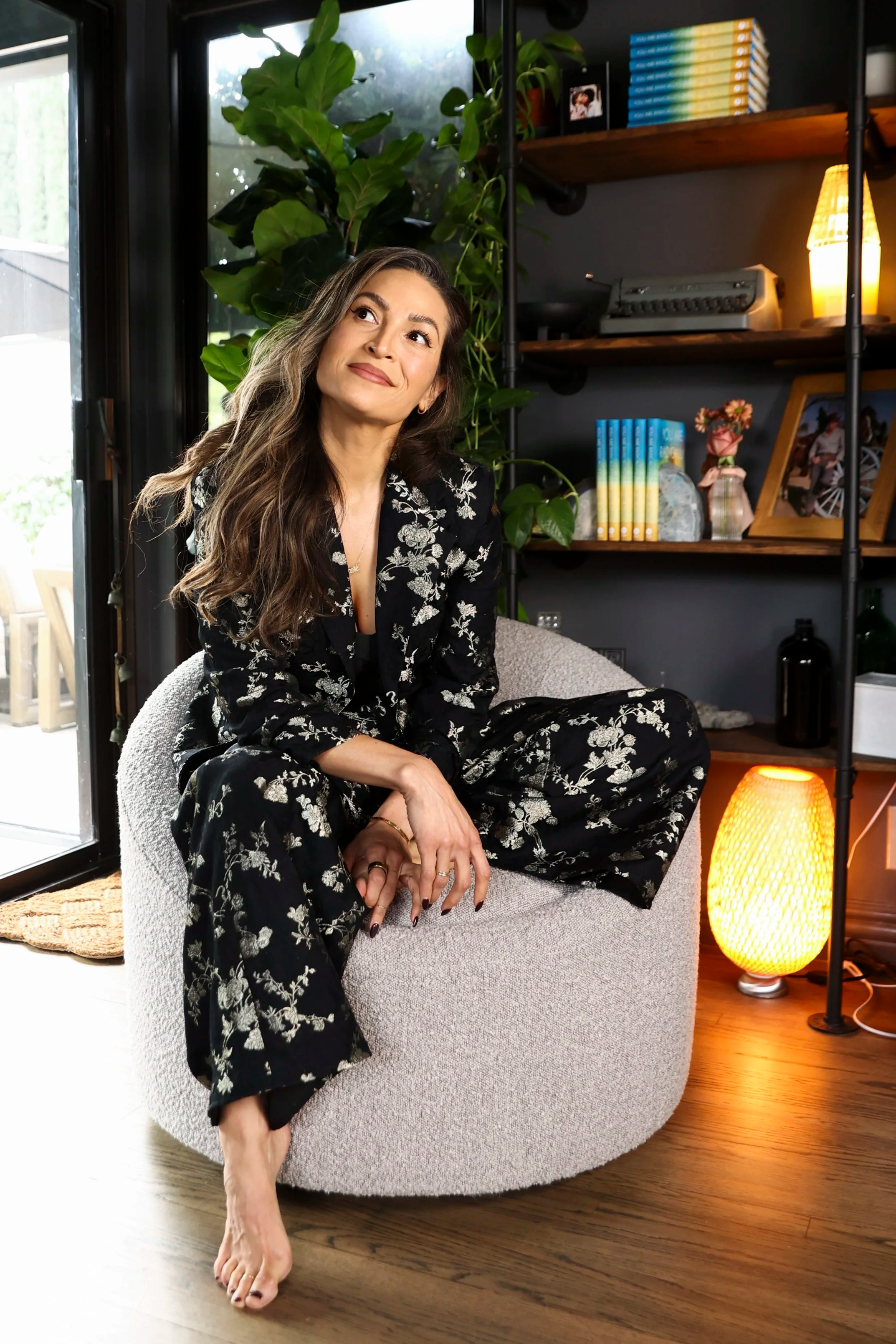 Rosie Acosta mindfulness teacher, author, and mental health coach helping clients navigate anxiety, burnout, emotional resilience, and personal growth.