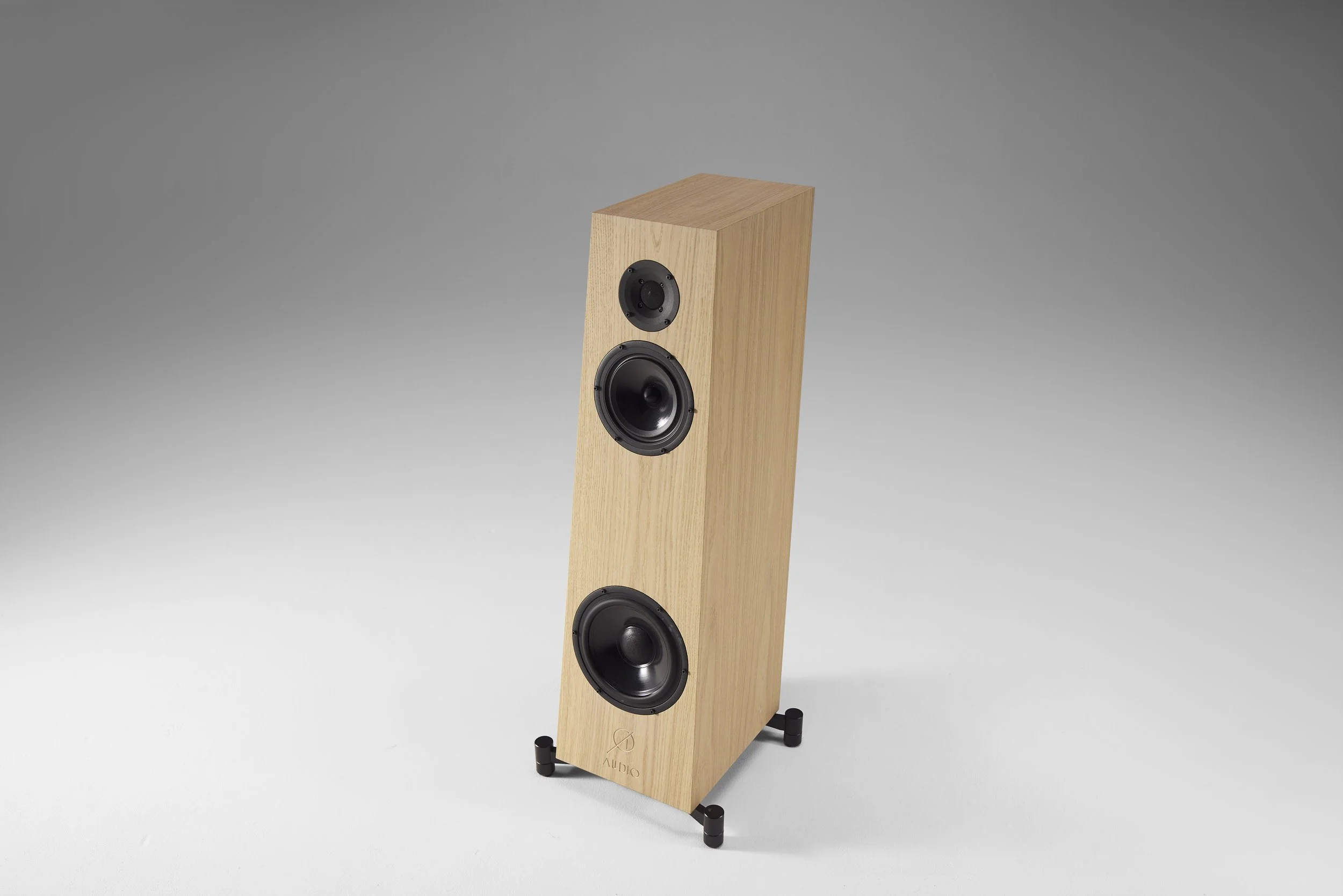 Ø Audio Frigg 02 in light oak