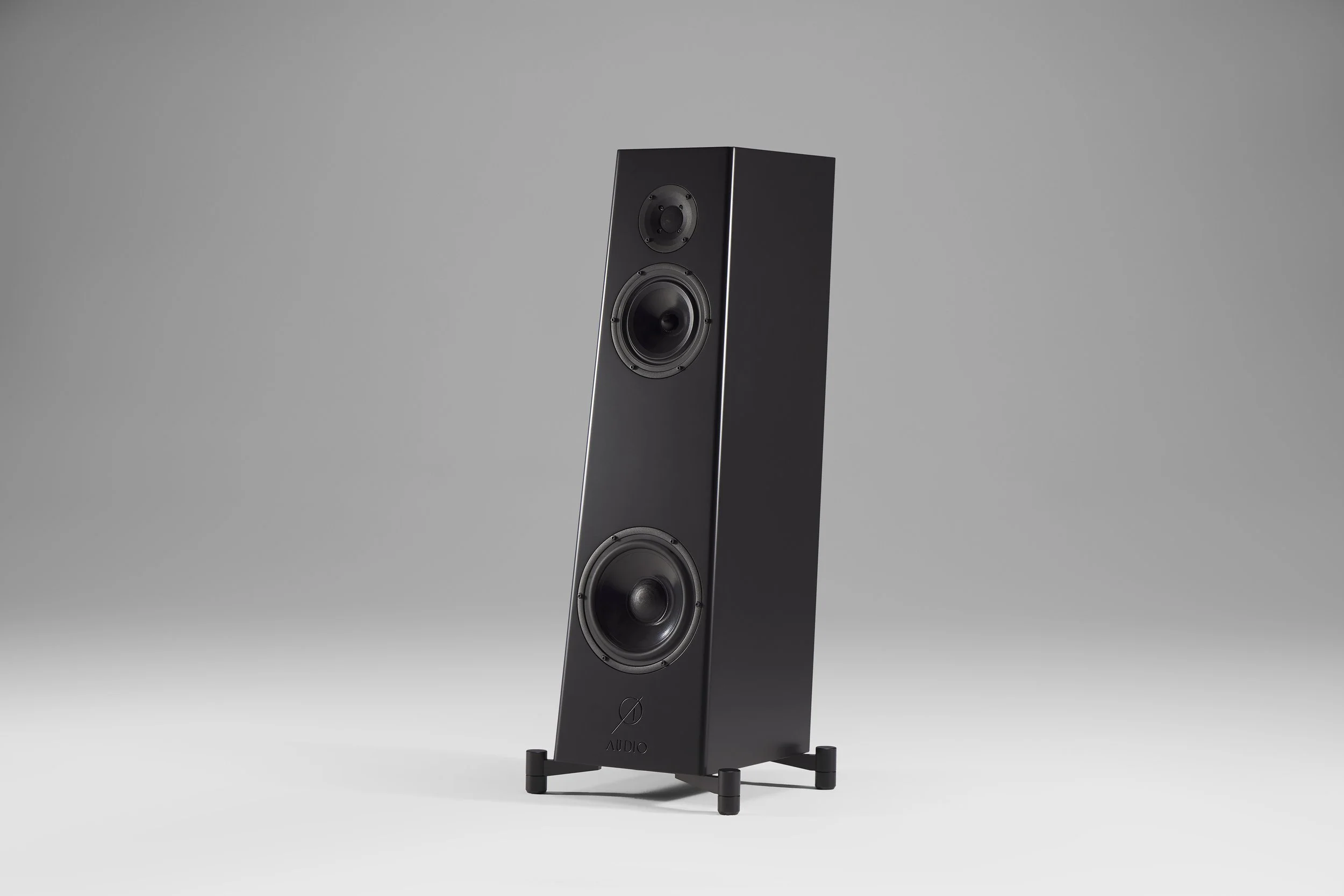 Ø Audio Frigg 02 in black