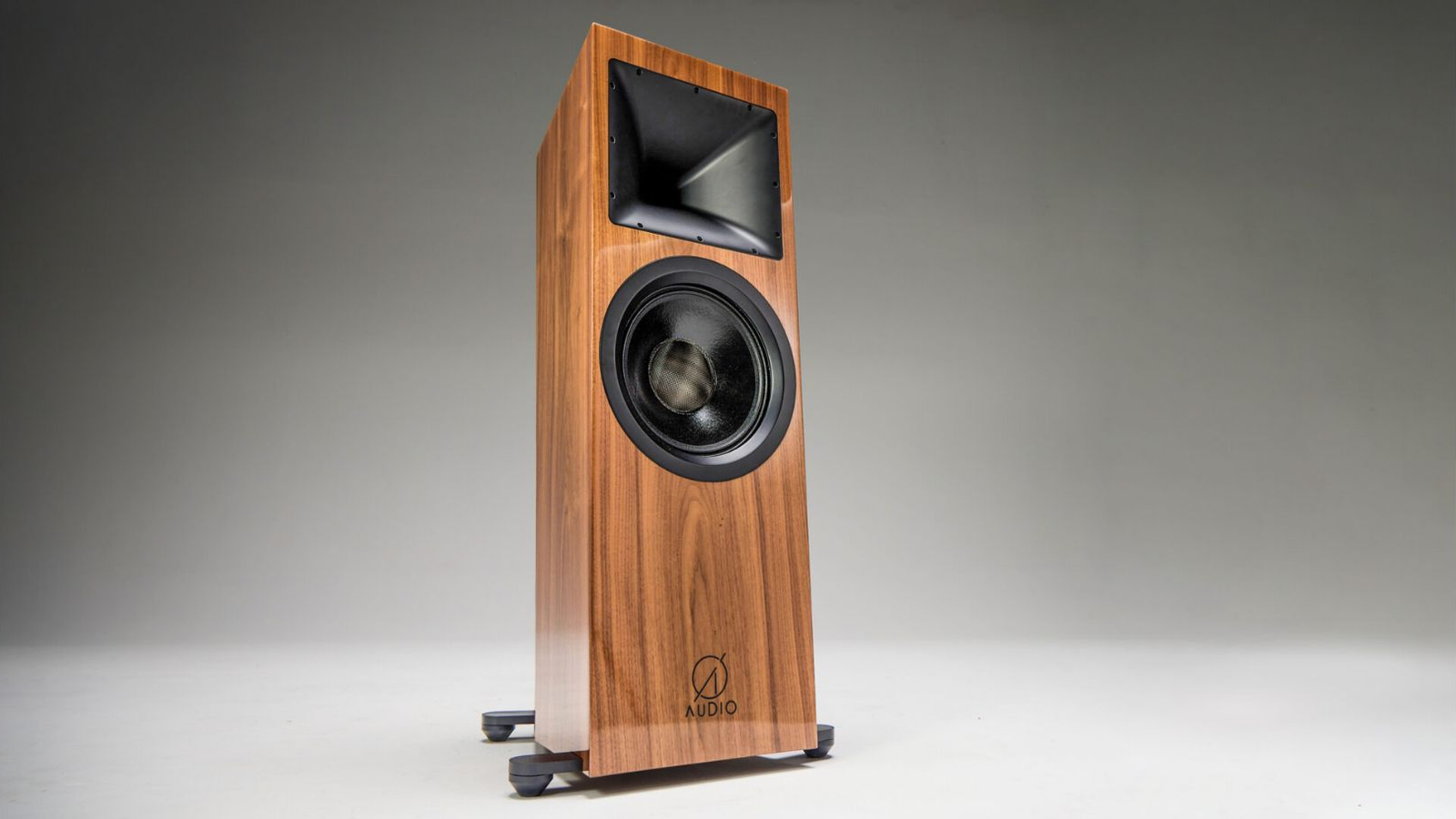 Ø Audio Icon 12: Power and Coherence in Perfect Balance