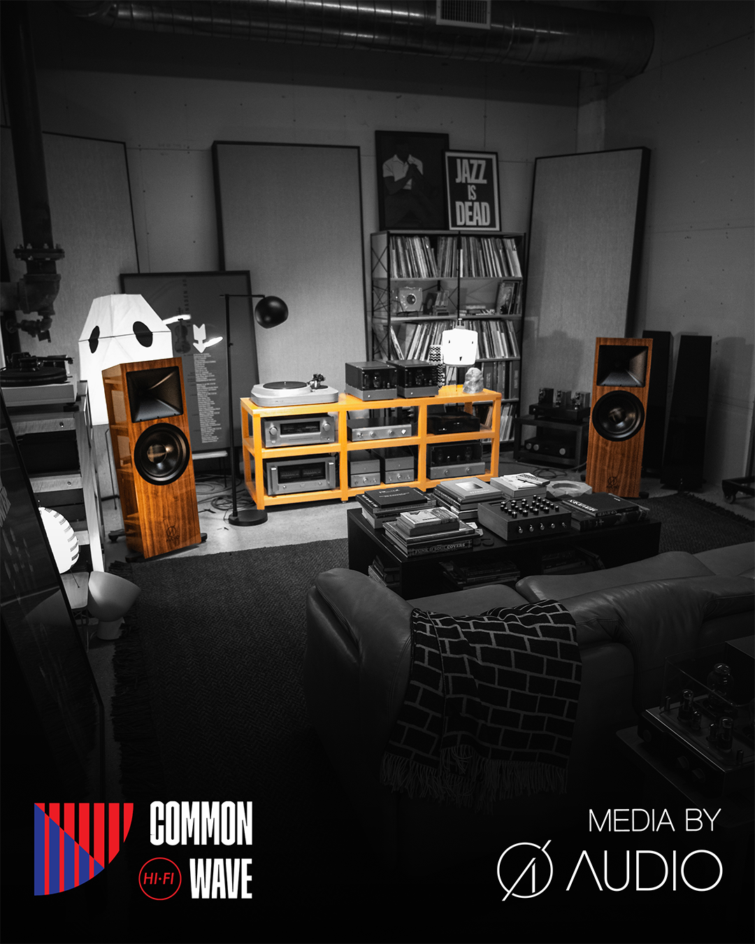 Ø Audio loudspeakers in the listening room at Common Wave Hi-Fi in Los Angeles.