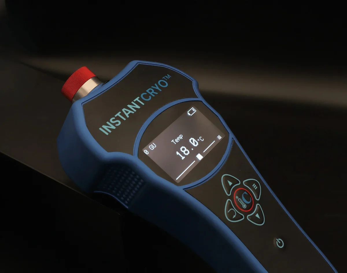 Red nozzle with device V1_LE_upscale_balanced_x1.webp