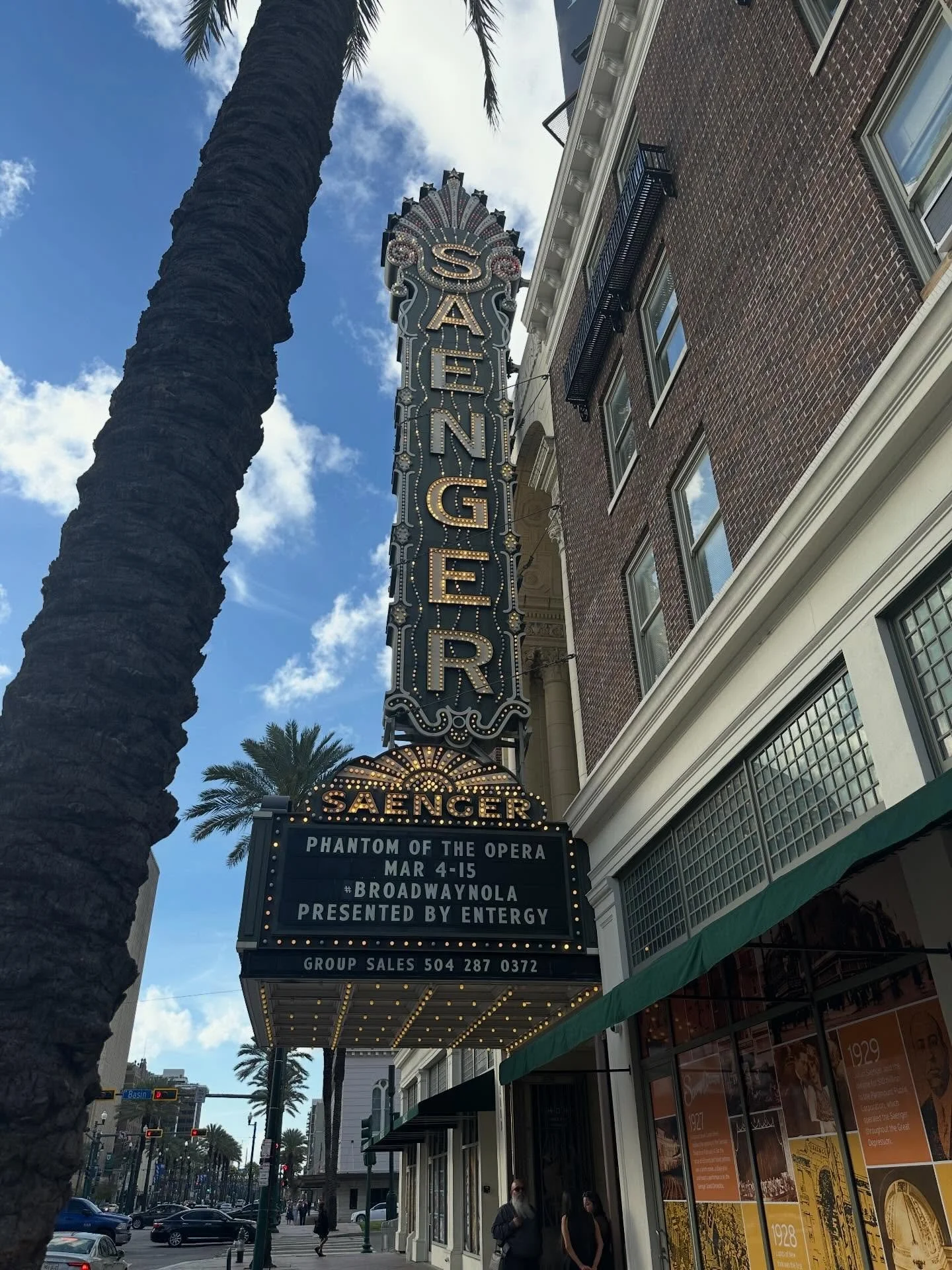 A quick trip down to NOLA with surprise guest, Cody 🖤

Dinner and drinks at The Roosevelt and then an evening at the Palais Garnier for Phantom of the Opera to cheer on Jeremy and Chris!