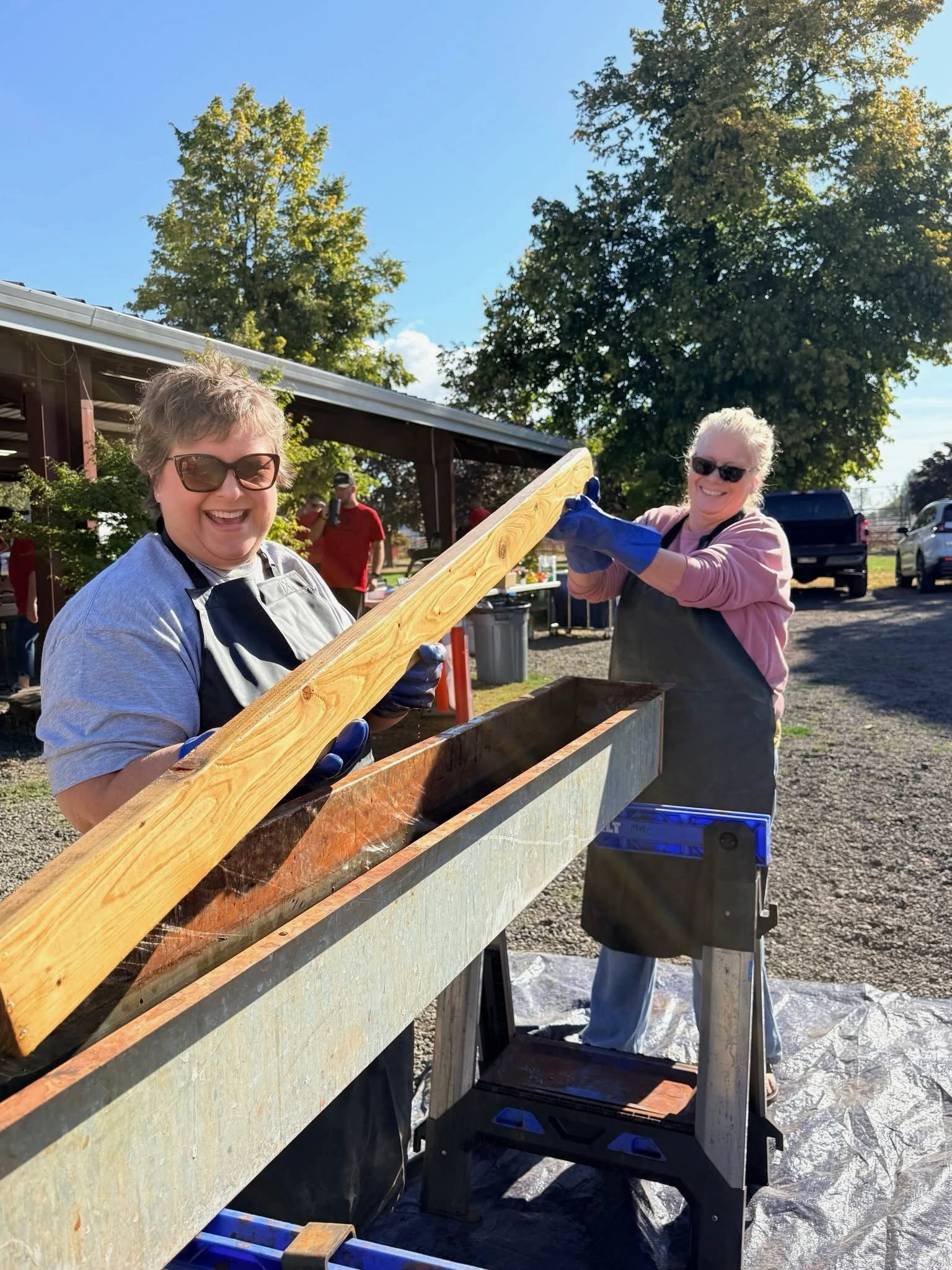 Building community by building beds! Baker Street&rsquo;s team swapped contracts for power tools, spending a day volunteering with our local chapter of @shpbeds - an incredible nonprofit that works to ensure that no child in our community has to slee