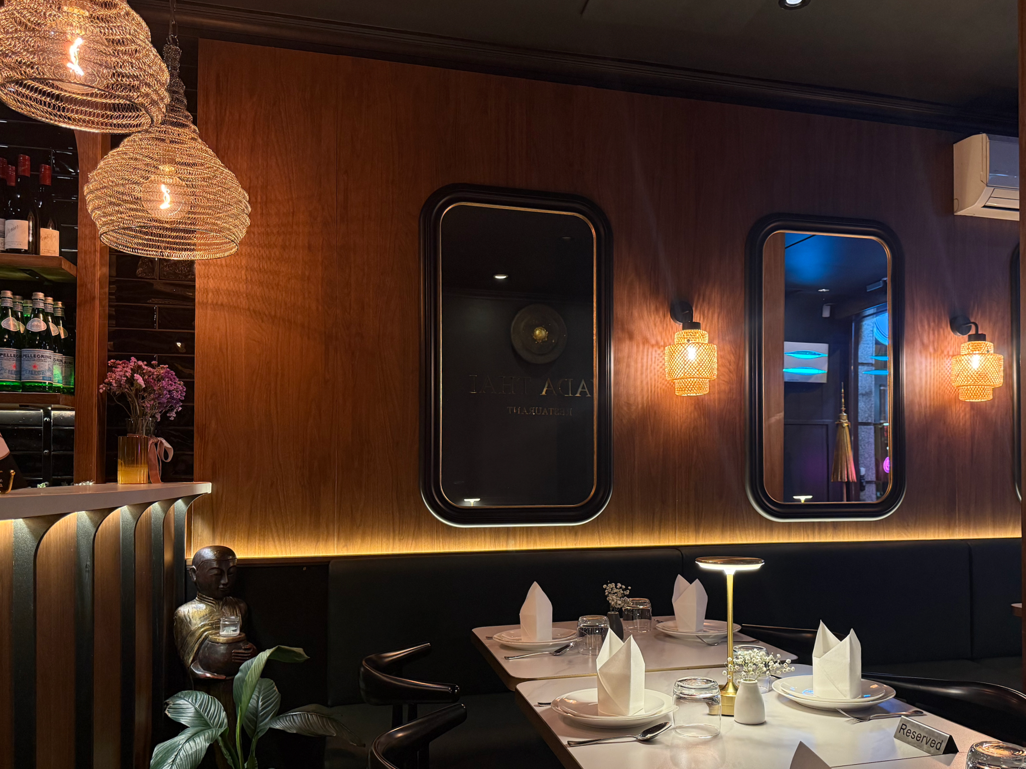 3 seperate private dining spaces in South Yarra on Toorak Road for birthdays, celebrations, corporate, end of financial year, bridal showers, ect