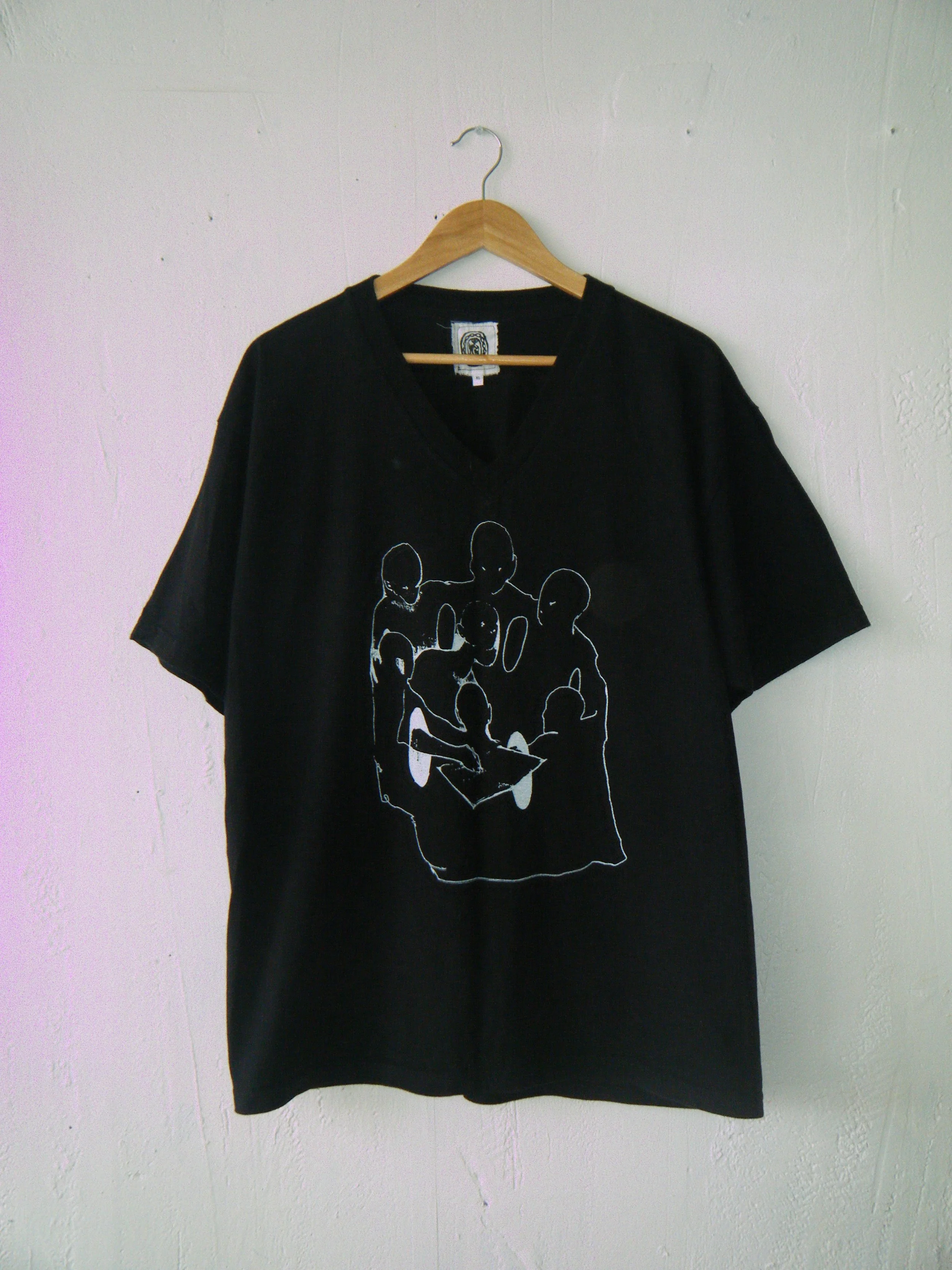 Black XL Vee neck .JPG