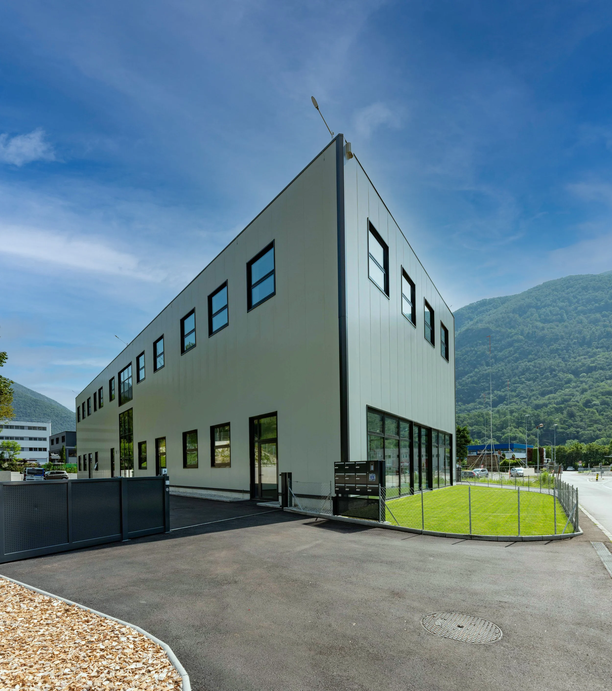 stabile industriale 1 pressure and developmet a Mezzovico.jpg