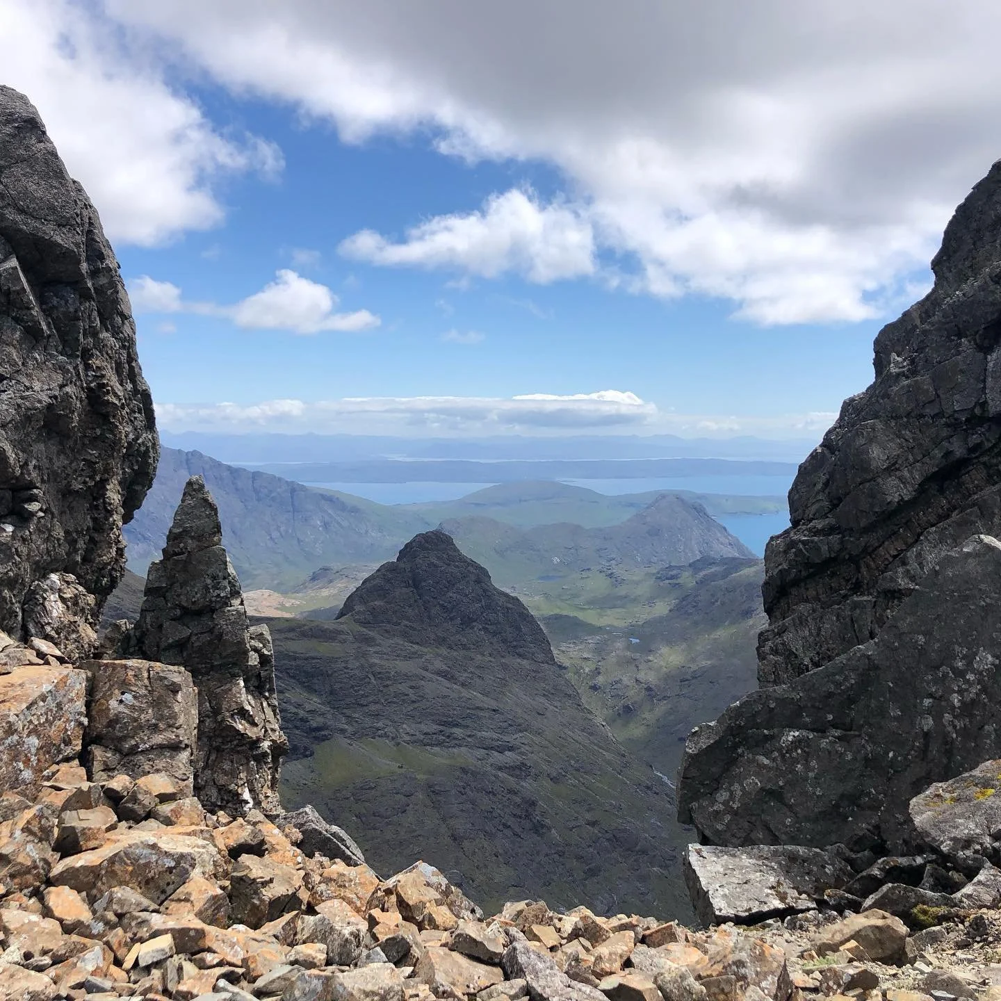 Bagged me a munro 🥾💙🏔🏴󠁧󠁢󠁳󠁣󠁴󠁿

#staycation
#CuillinRidge
#IsleOfSkye
#MiniMunroists