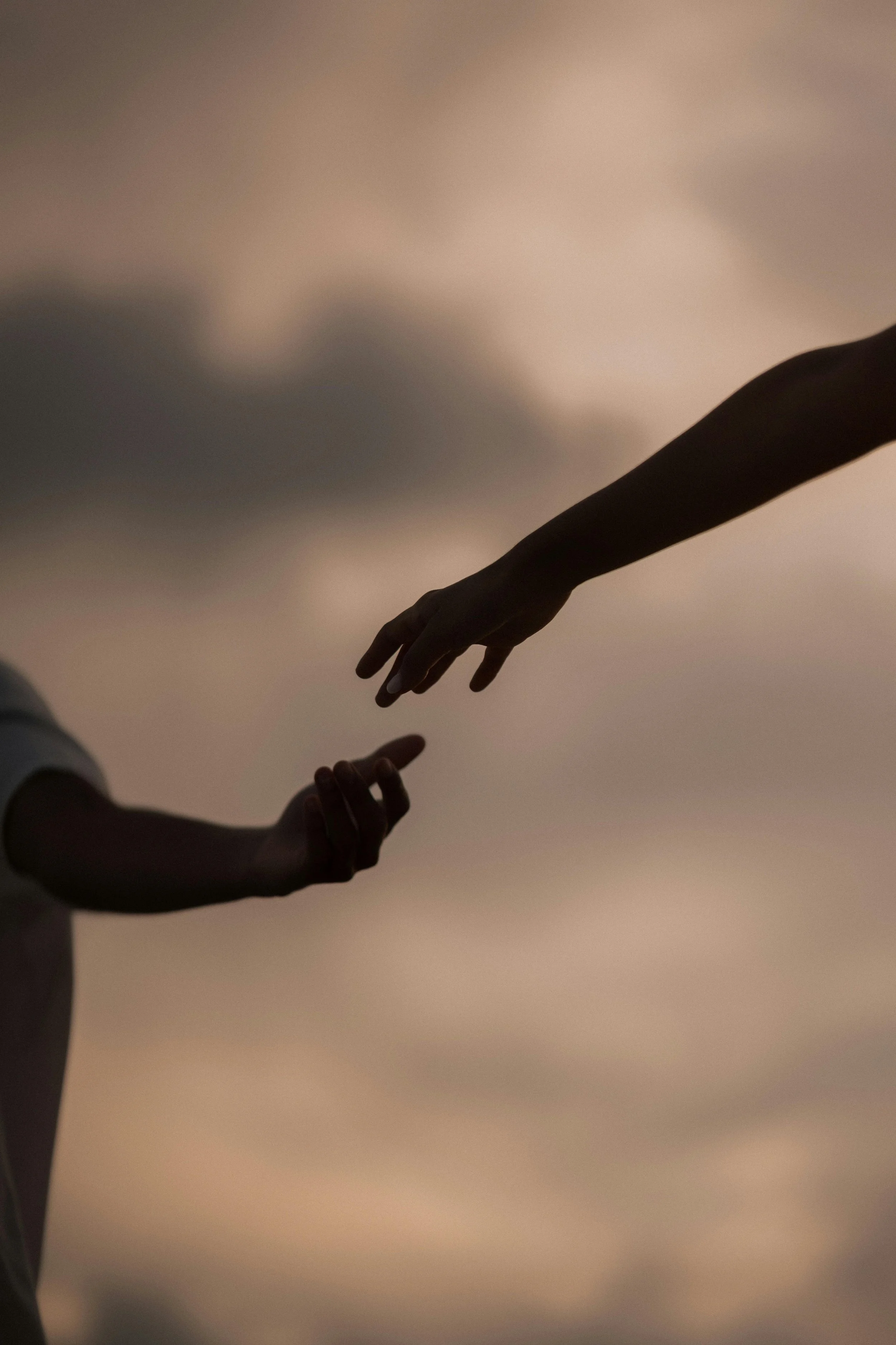 EFT Group Tapping is a guided, supportive process where EFT techniques are practiced in a group setting to help reduce stress, emotional overwhelm, and limiting patterns.