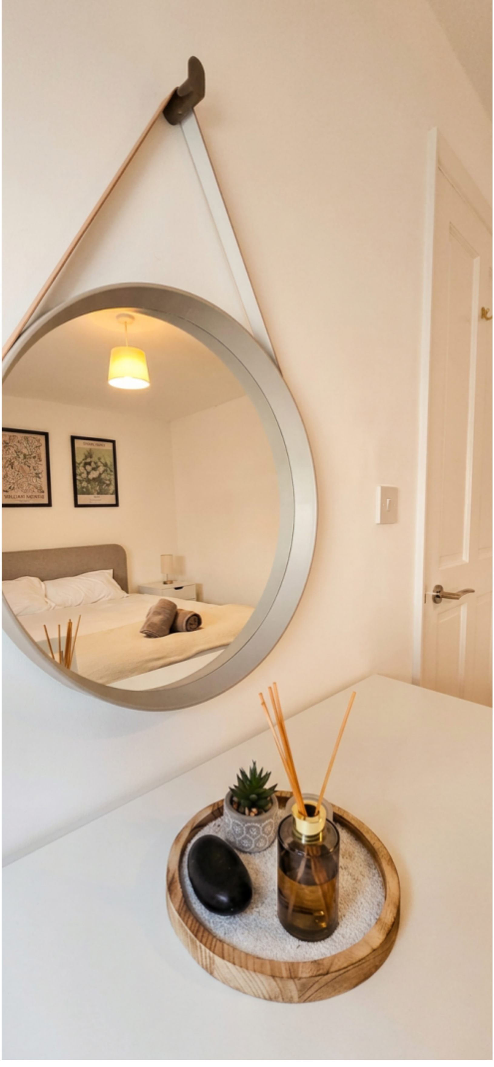 Farthing House 15A bedroom - luxury self-catering holiday let in Salisbury, ideal for families and short breaks