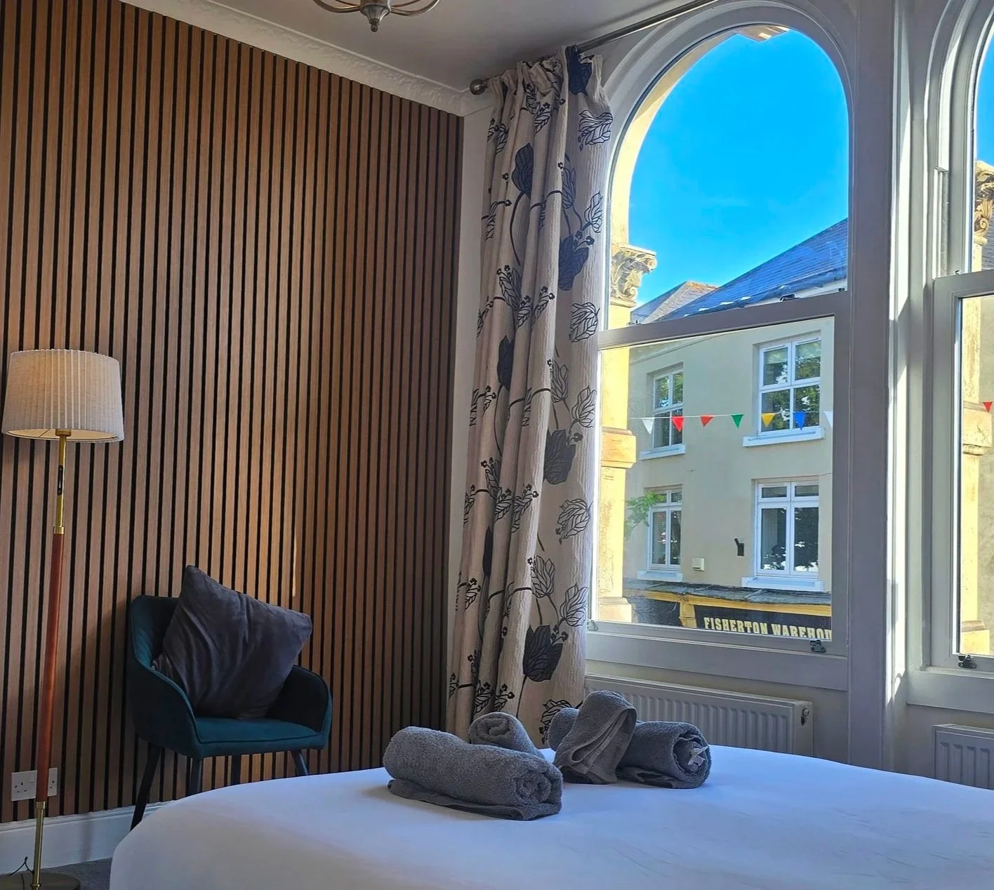 Fisherton Street 98A bedroom - boutique self-catering accommodation in Salisbury city centre, close to Stonehenge