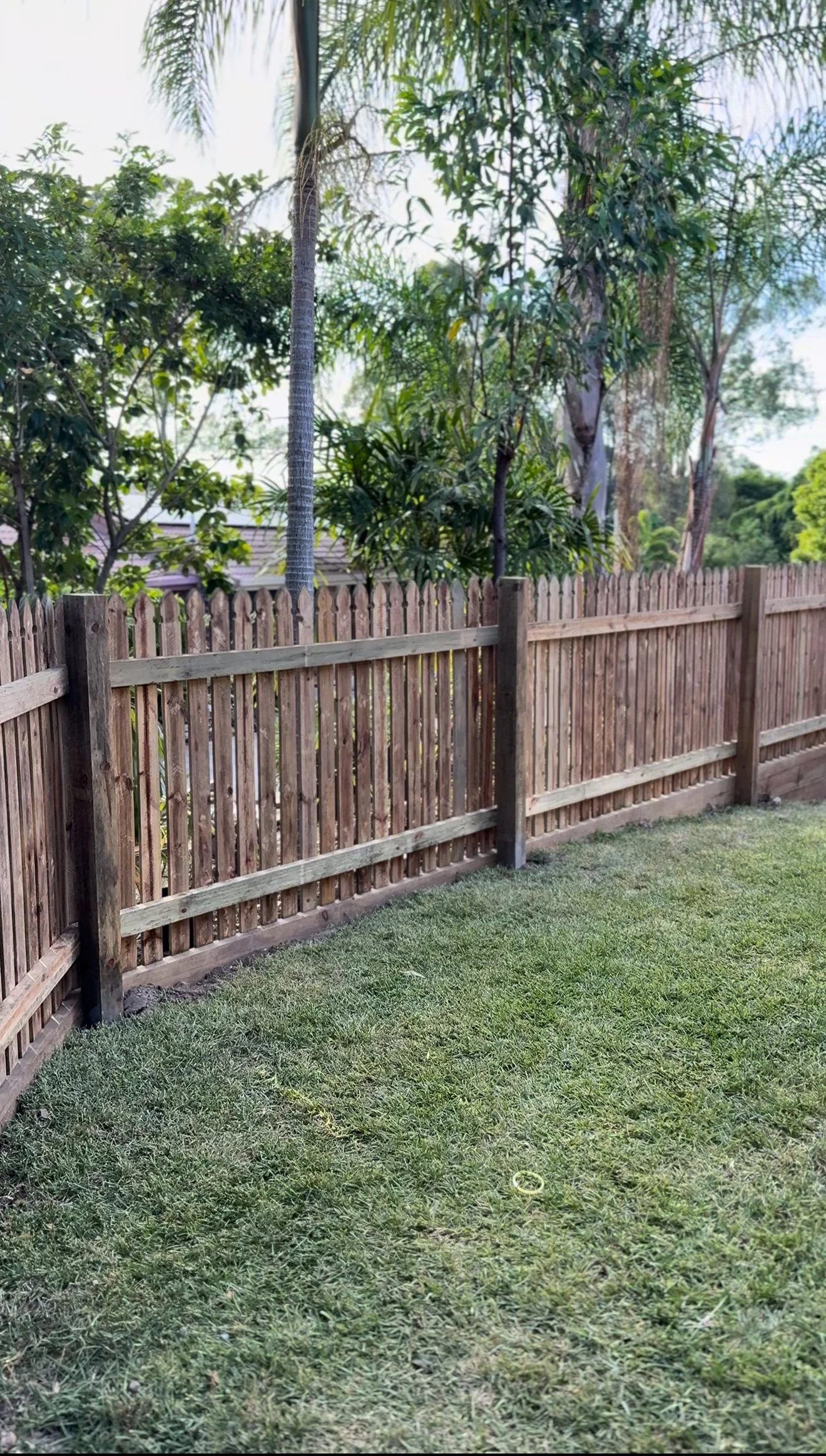 Picket fence and timber retaining wall completed in Oxenford