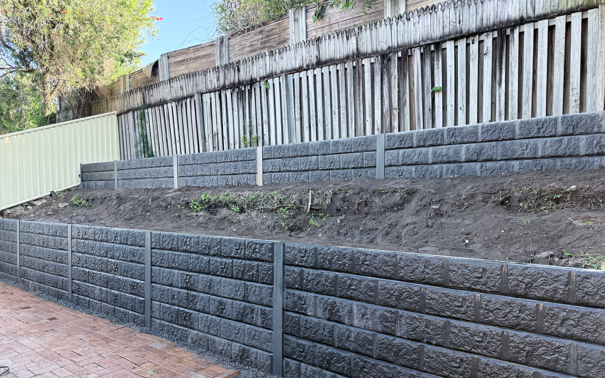 2-tier concrete retaining wall completed in Nerang