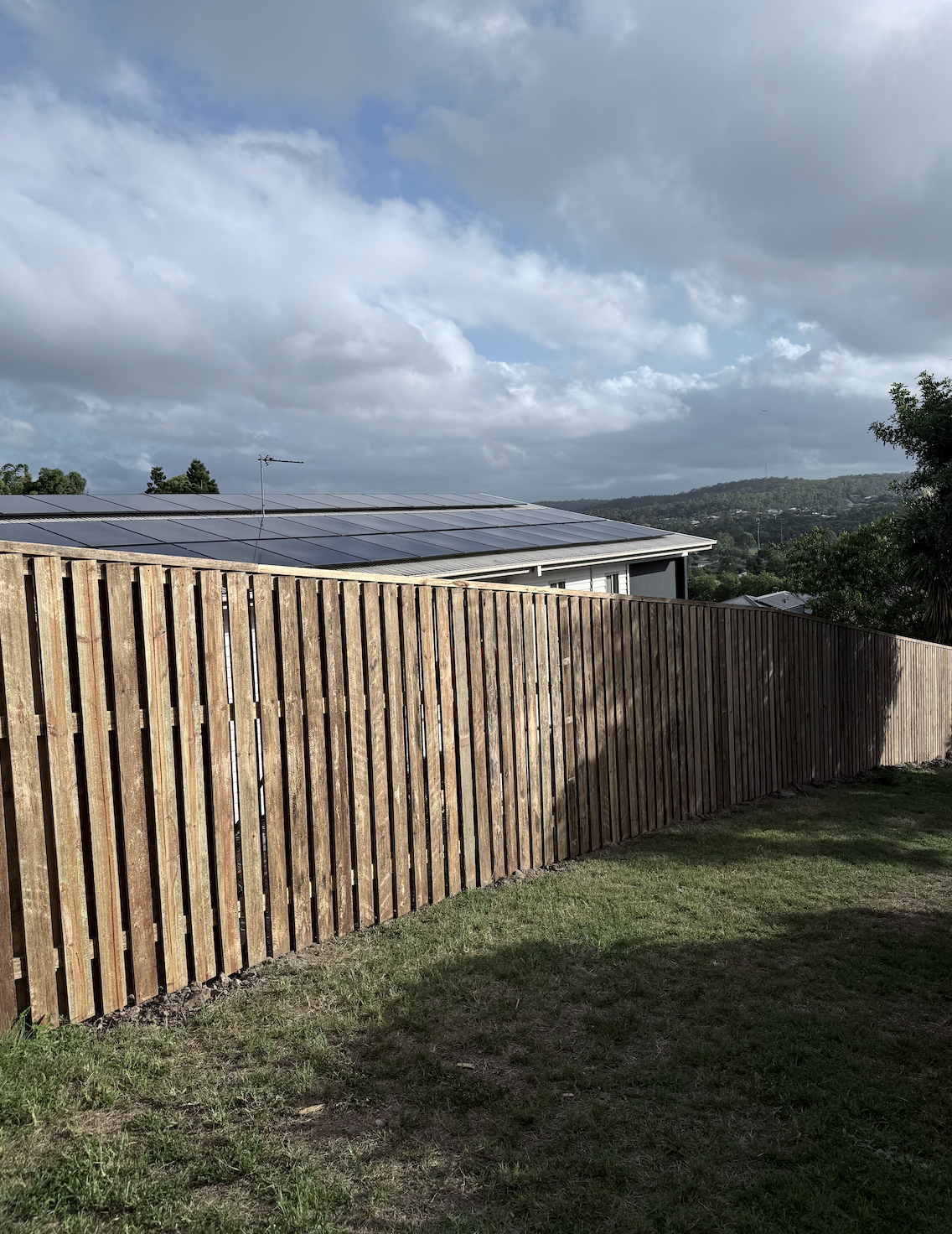 45-metre good neighbour fence completed in Pacific Pines