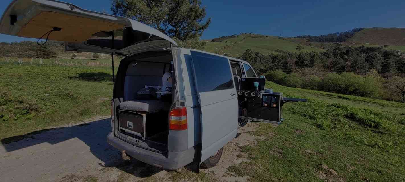 Camper aménagé sur mesure par MalavanBox