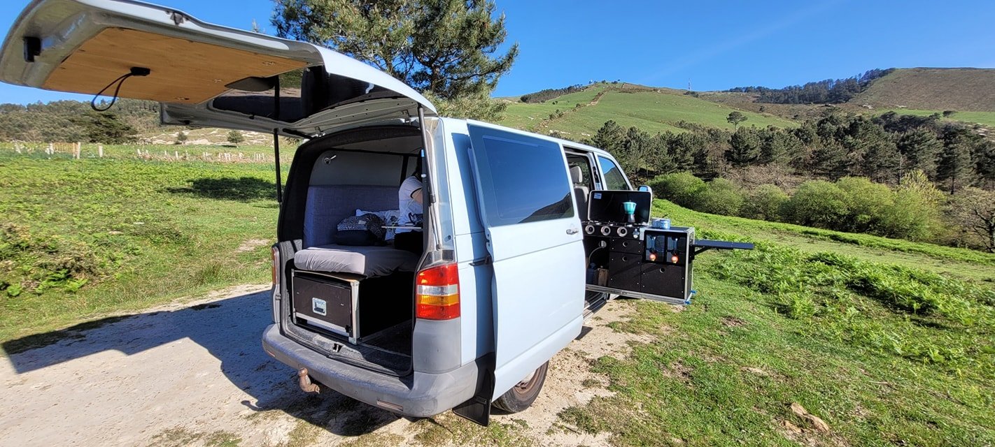 Camionnette espace personalisé malle sur mesure amovible