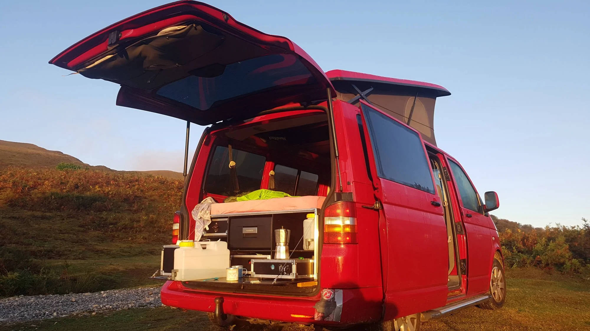 Van Amenagé cuisine, malle amovible. Simple et efficace MalavanBox