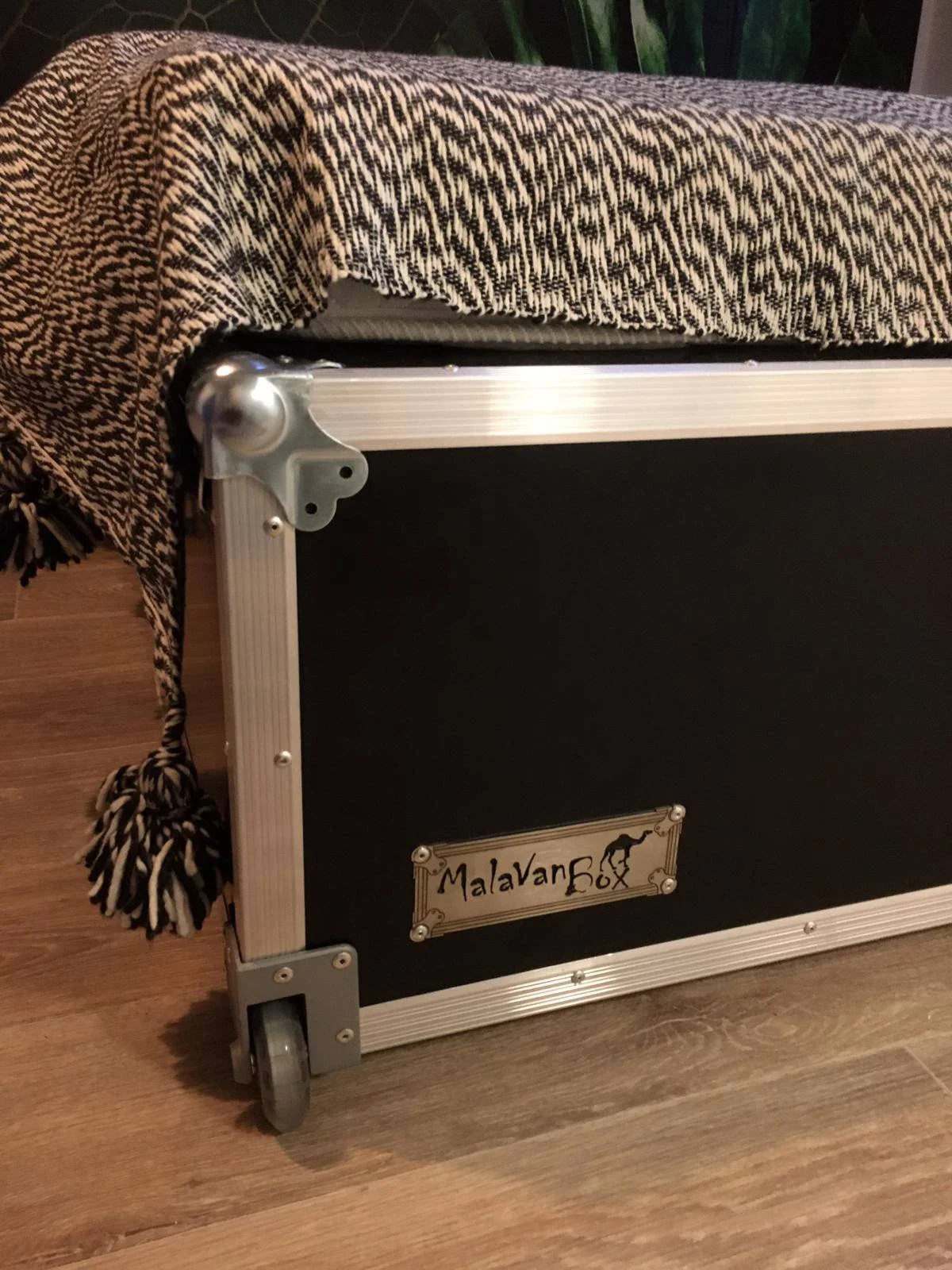 MalavanBox - Mobilier flight case sur mesure.