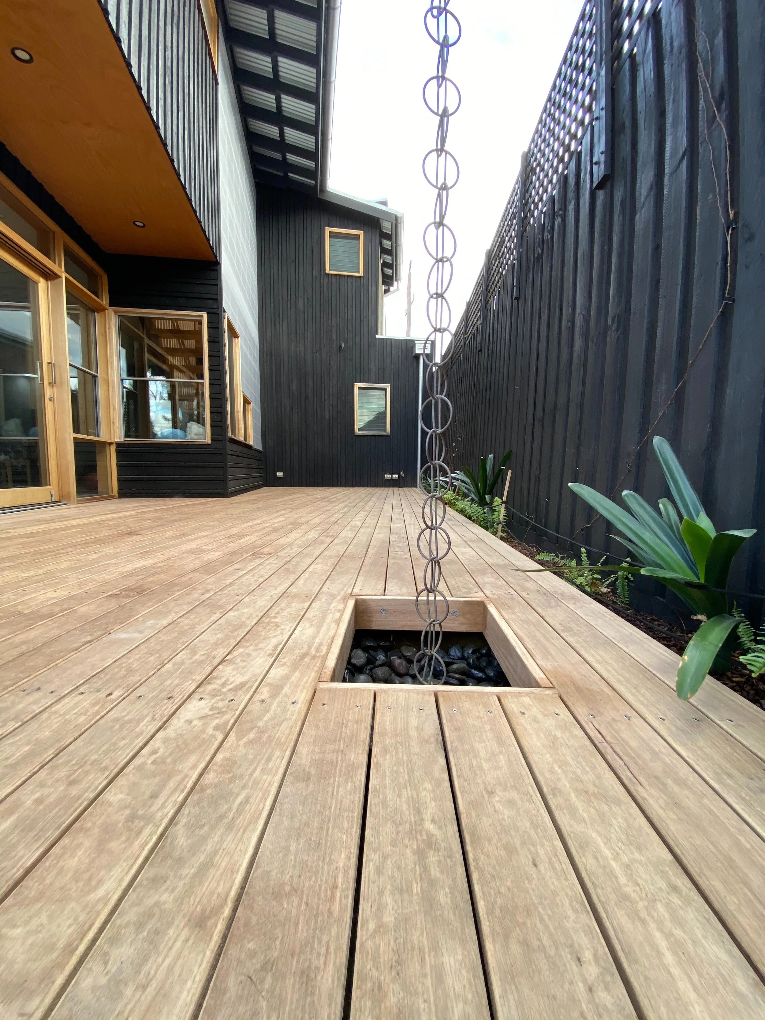 Who doesn&rsquo;t love straight lines #deck