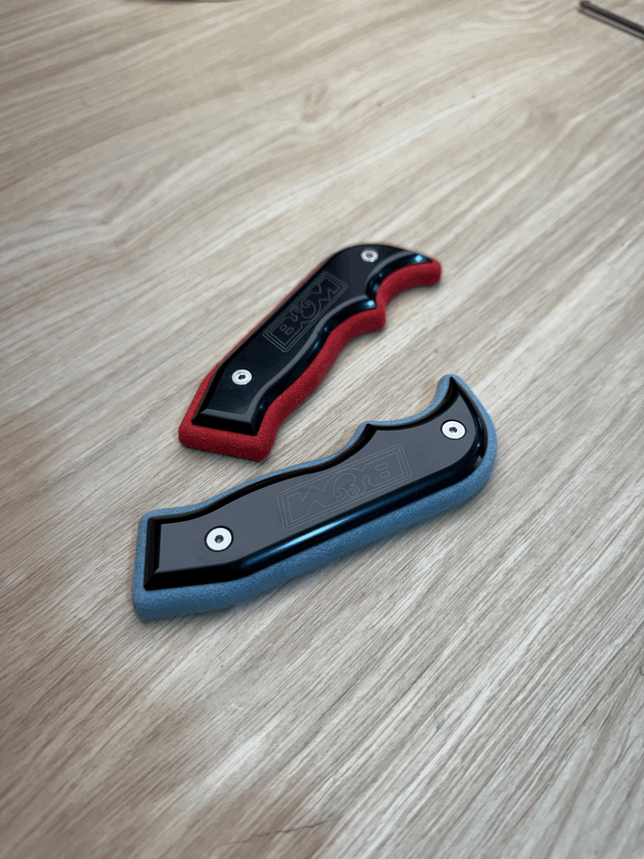 Stealth ratchet shifter grips
