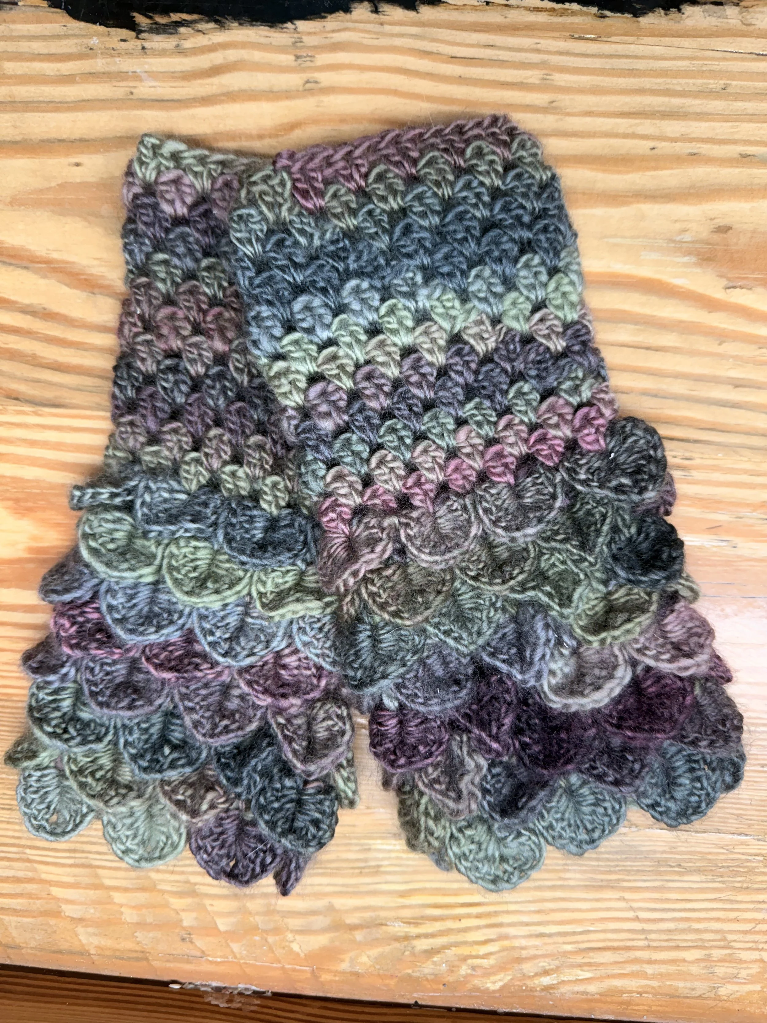 Crocheted Dragon Scale Gloves - Color: Echo