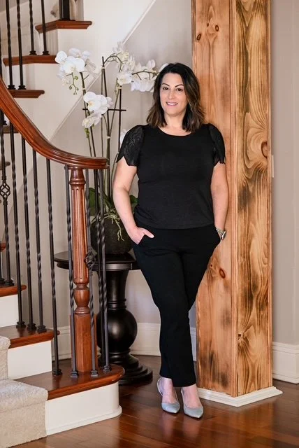 Dr. Ronya Livingston, licensed psychologist and telehealth therapist.