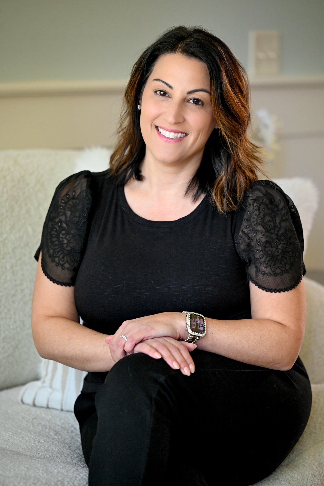 Ronya Livingston, PsyD, licensed psychologist providing telehealth therapy for women.