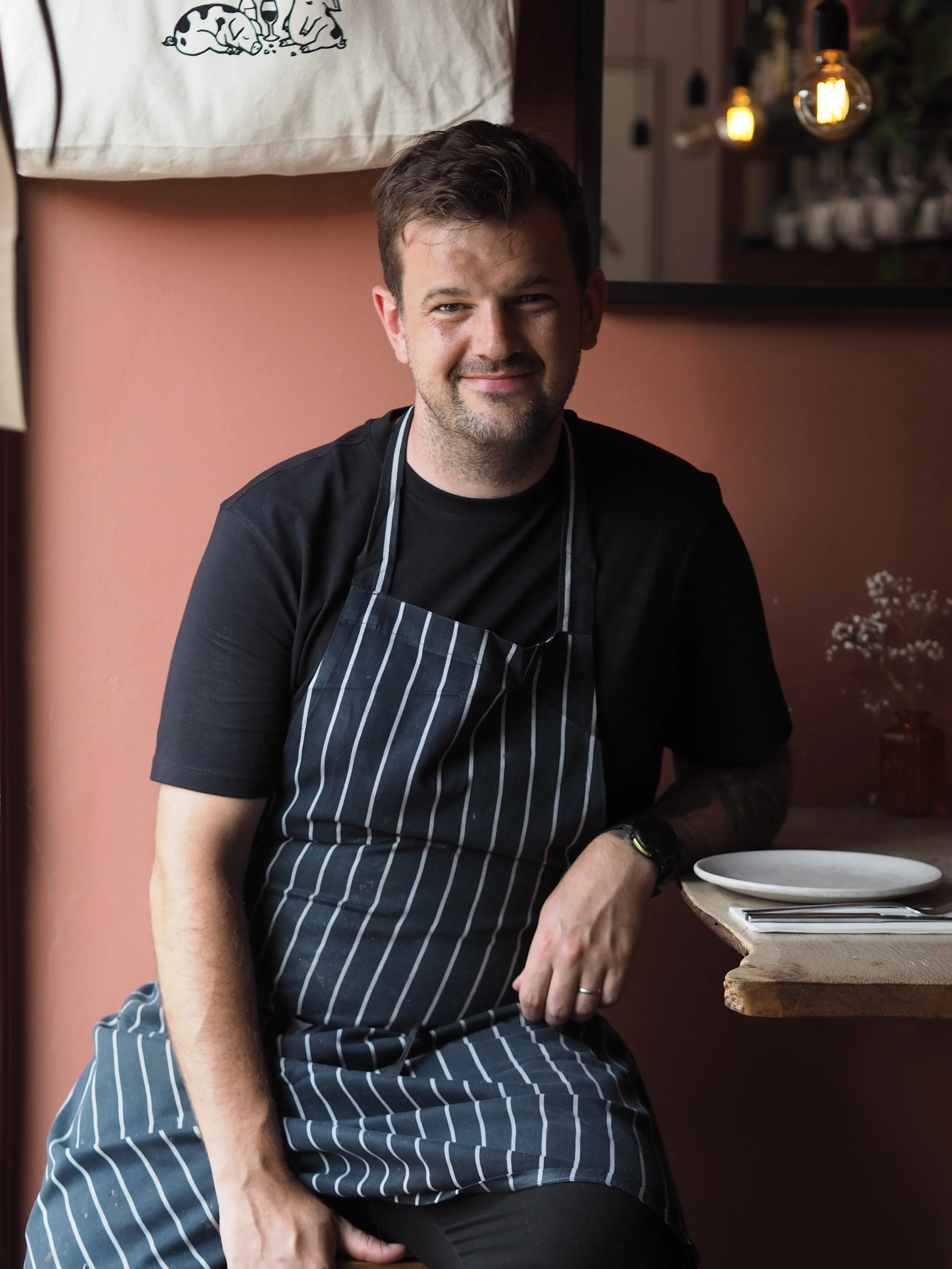 FERGUS HAD HIS PORTRAIT TAKEN AT LAST 🔥

Swipe right for the current menu 💃
And for those late to the party, Fergus will be cooking with us until end of August ! 
Fergus recently left @fallowrestaurant , where he was the head chef for four years ! 