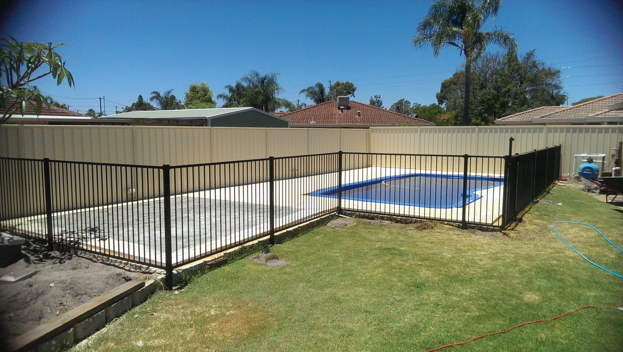 Aluminium _Pool Fencing_.jpg