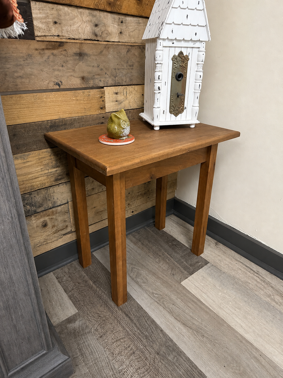 End Table 2215