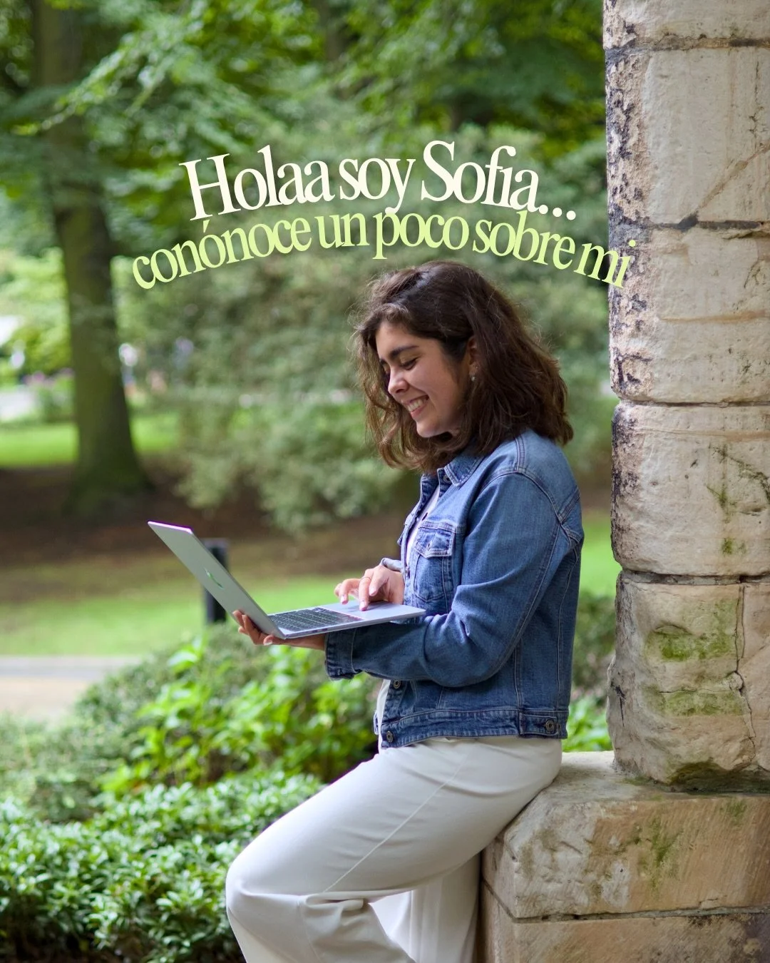 Este es un post para que me conozcas un poco mejor👩🏻&zwj;💻Aqu&iacute; te comparto un poco de mi historia, algunos datos curiosos y el camino que me ha tra&iacute;do hasta crear @by_sofiasaenz

Esto es solo el comienzo de este proyecto, y en esta c